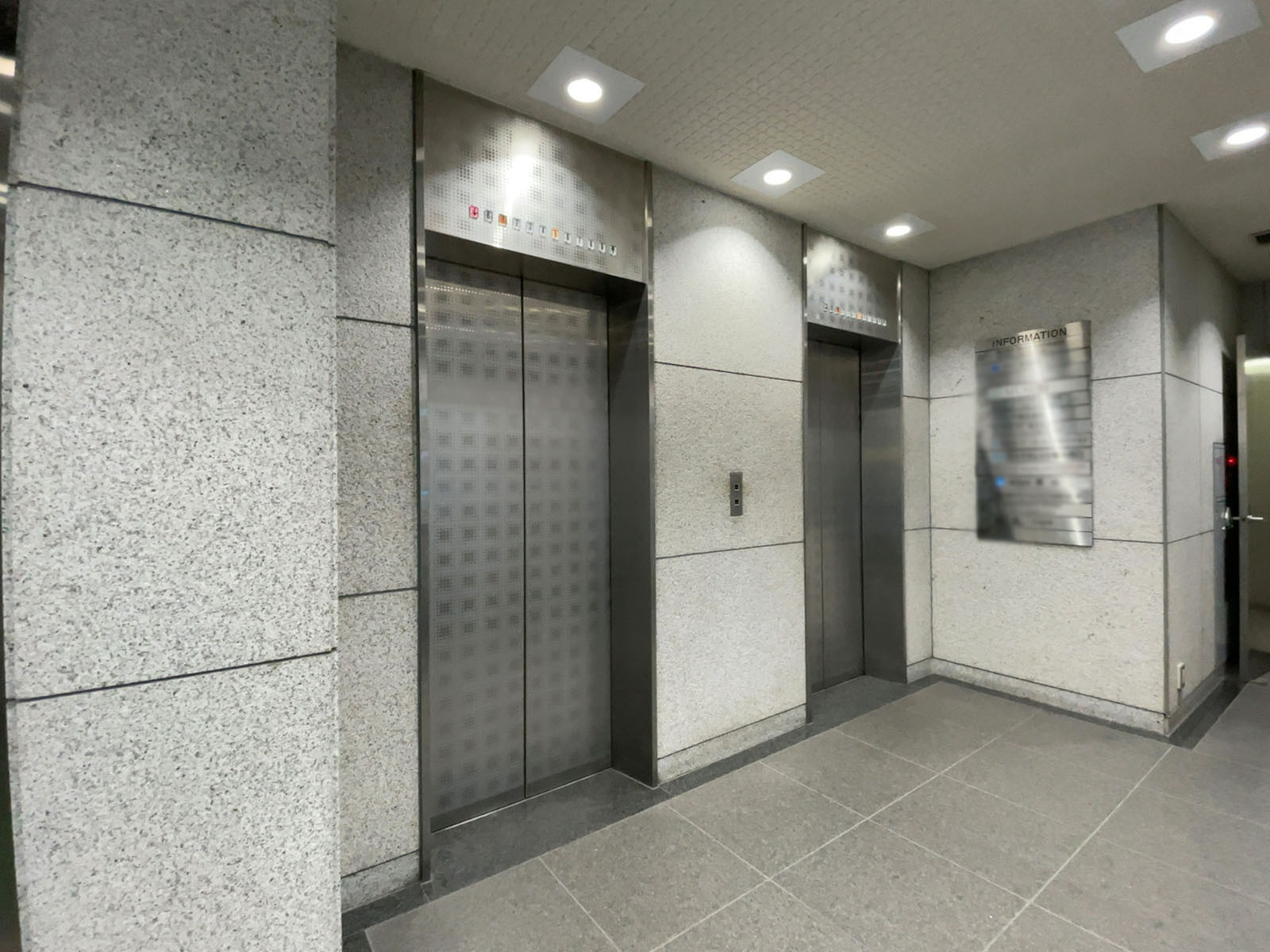 エレベーター(2基)