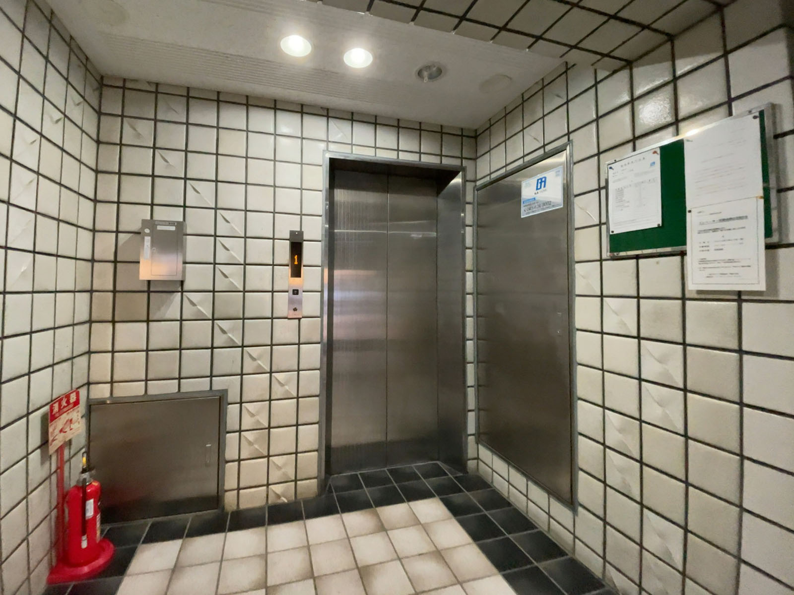 エレベーター(1基)