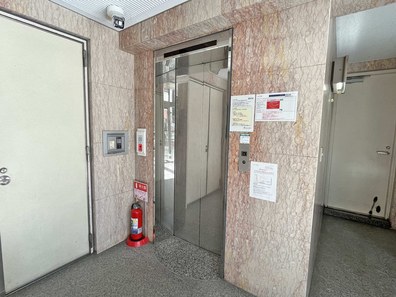 エレベーター(1基)