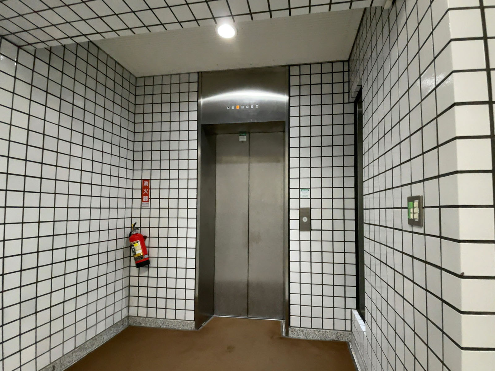 エレベーター(1基)