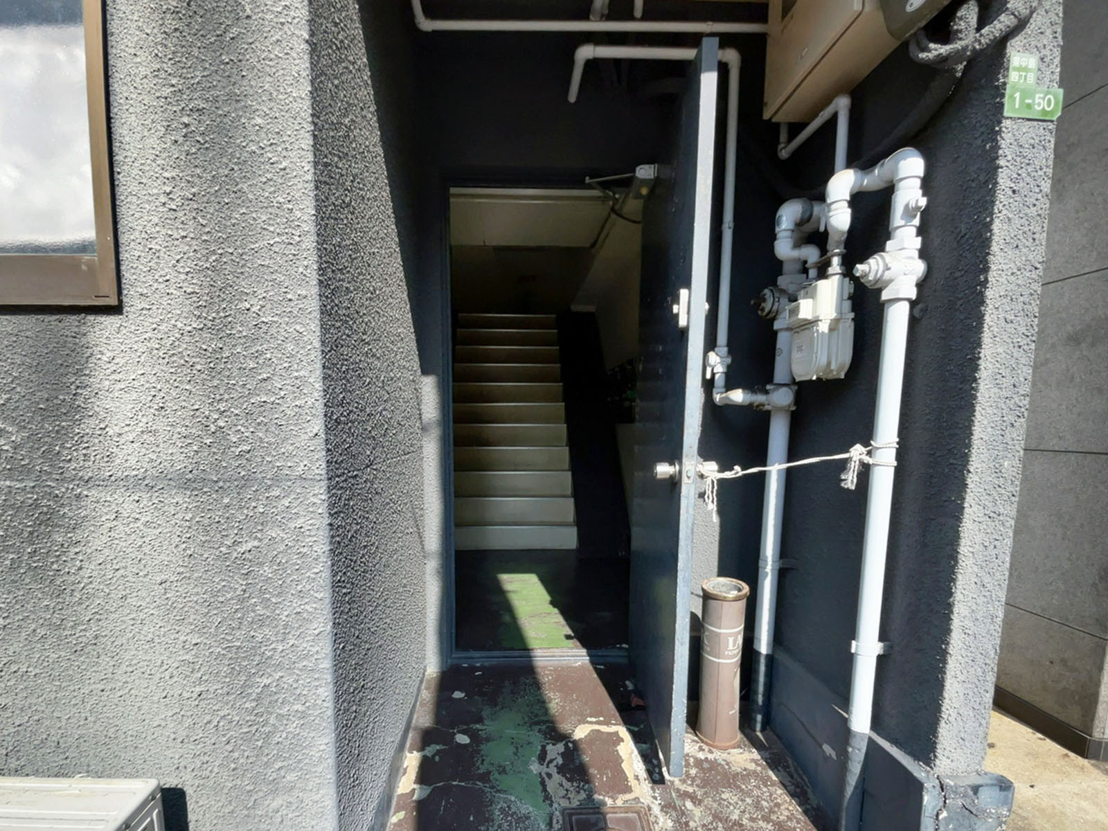 オフィスビル出入口