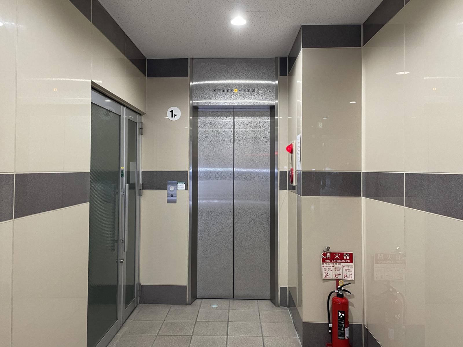 エレベーター(1基)