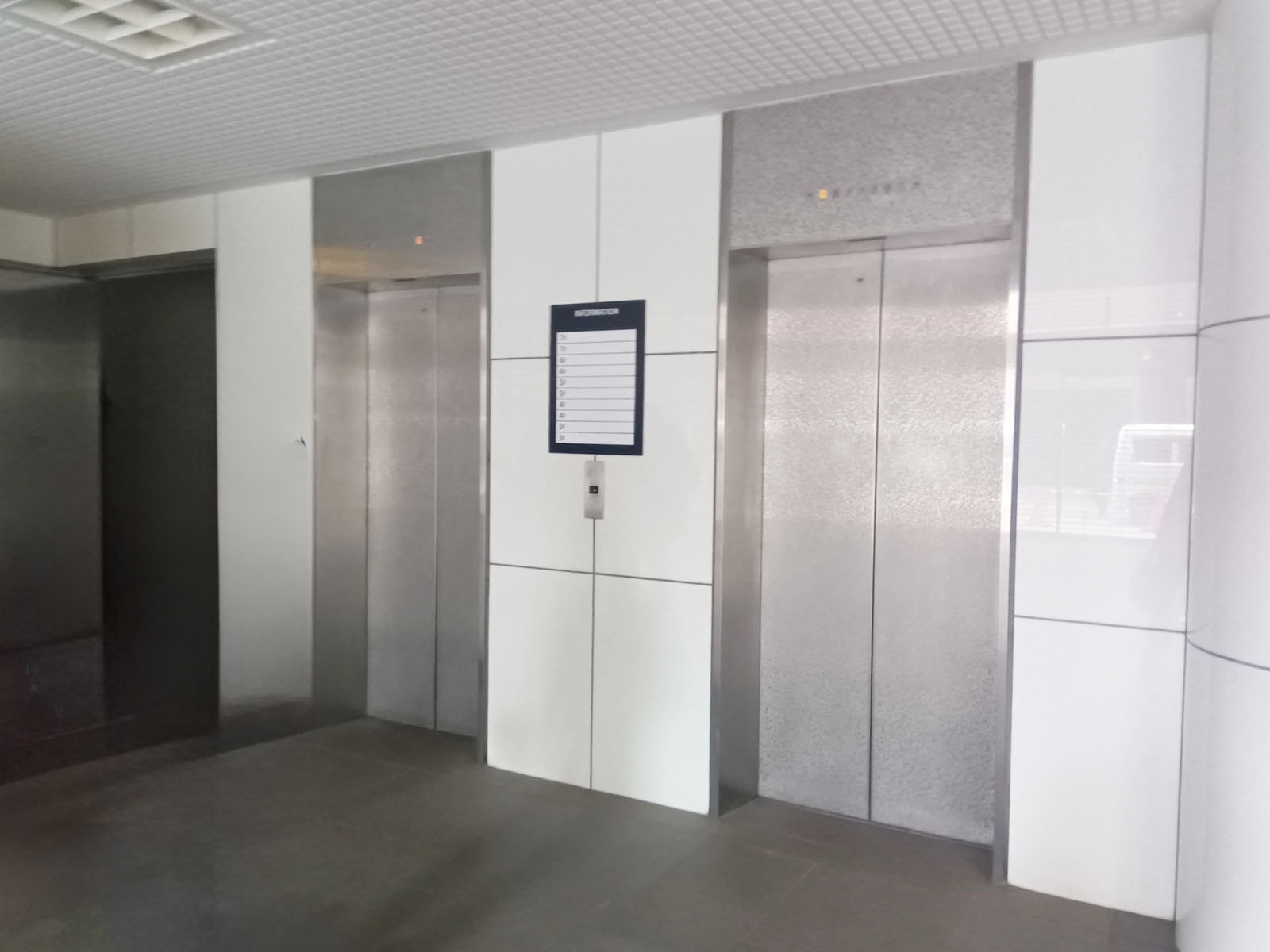 エレベーター(乗用2基)