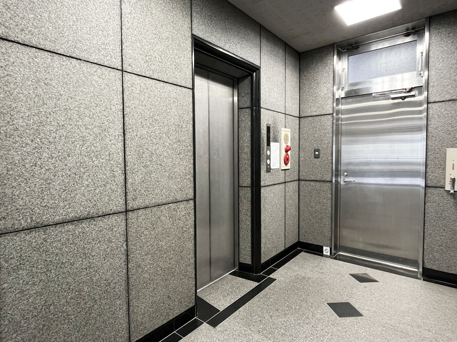 エレベーター(1基)