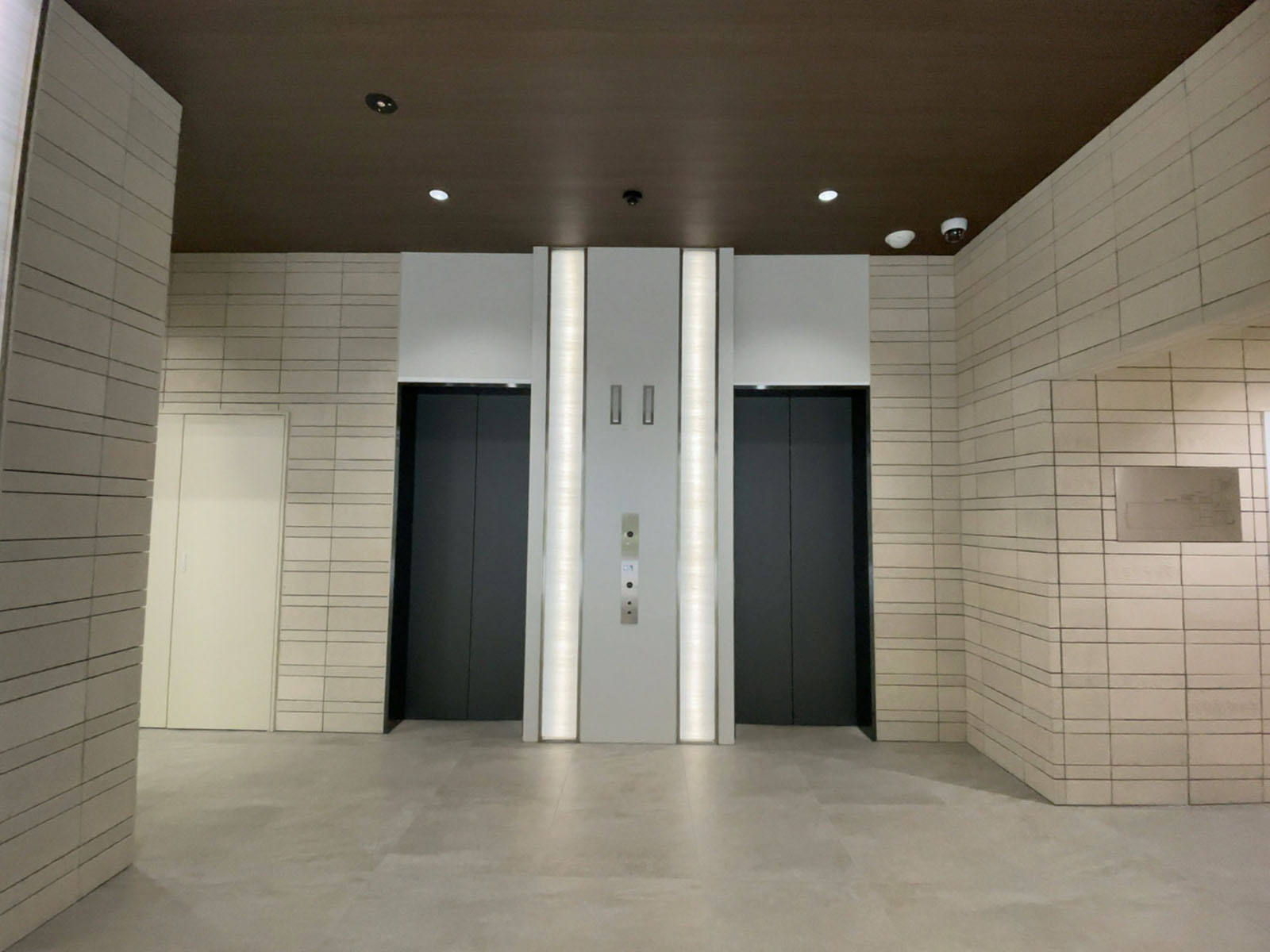 エレベーター(2基)