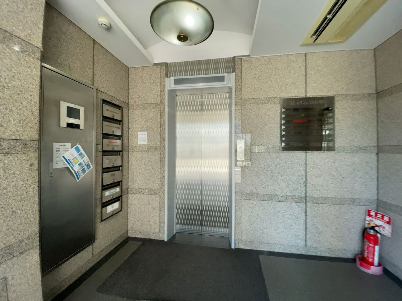 エレベーター(1基)