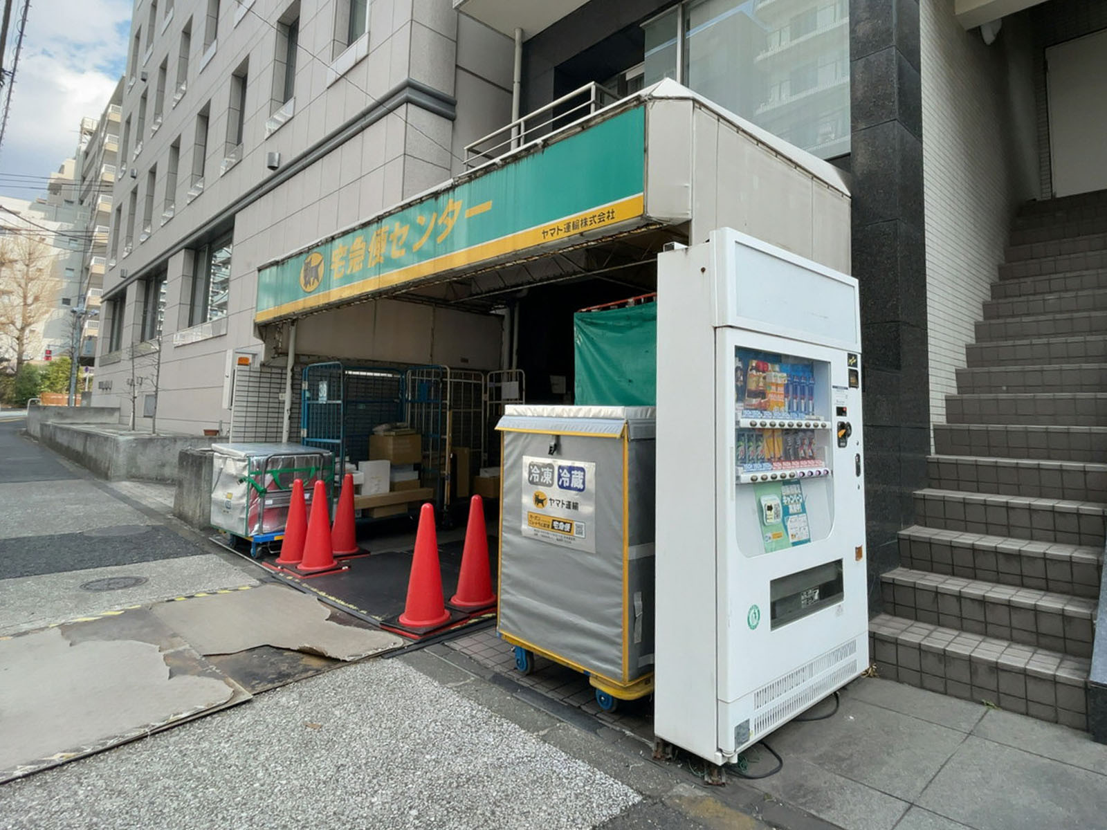 1階のヤマト運輸