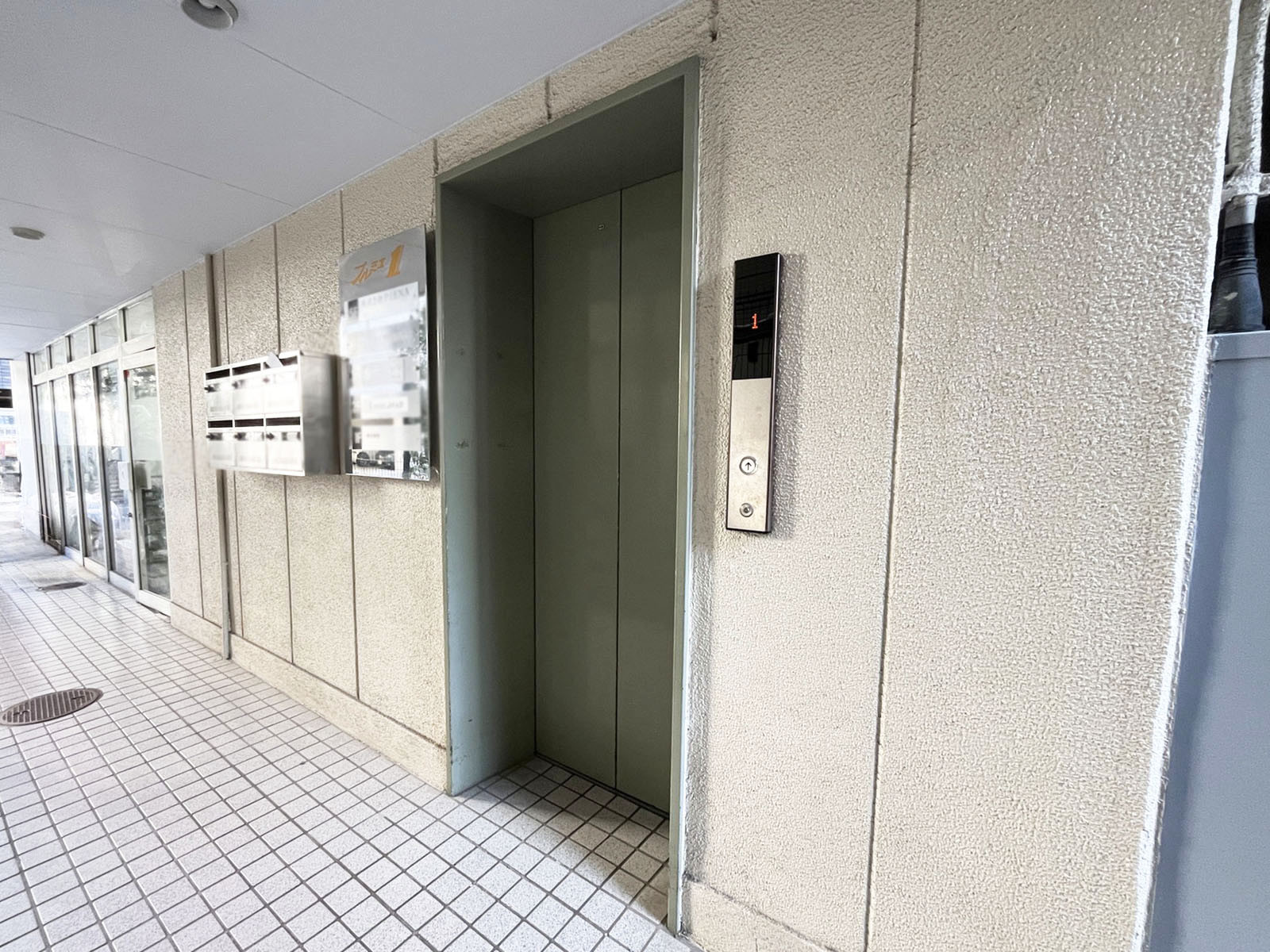 エレベーター(1基)