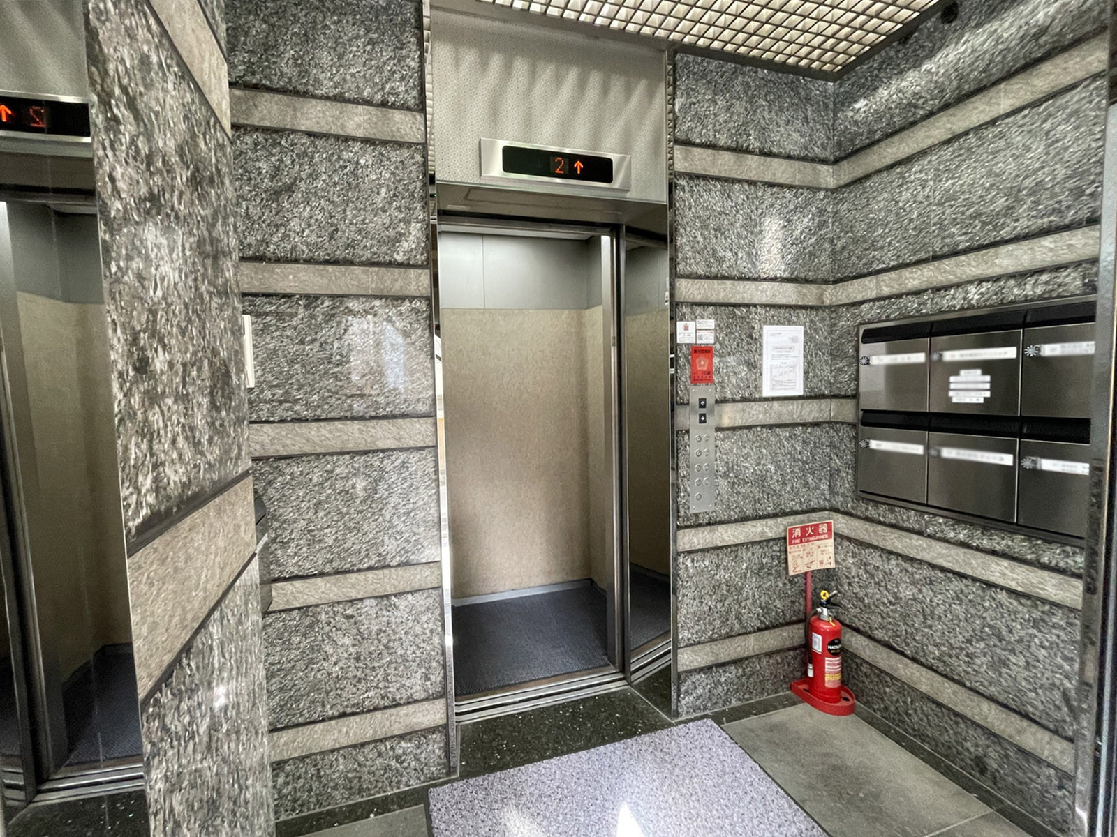 エレベーター(1基)