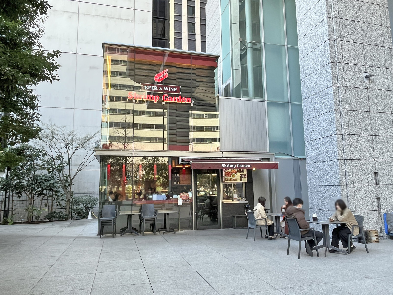 1階の飲食店