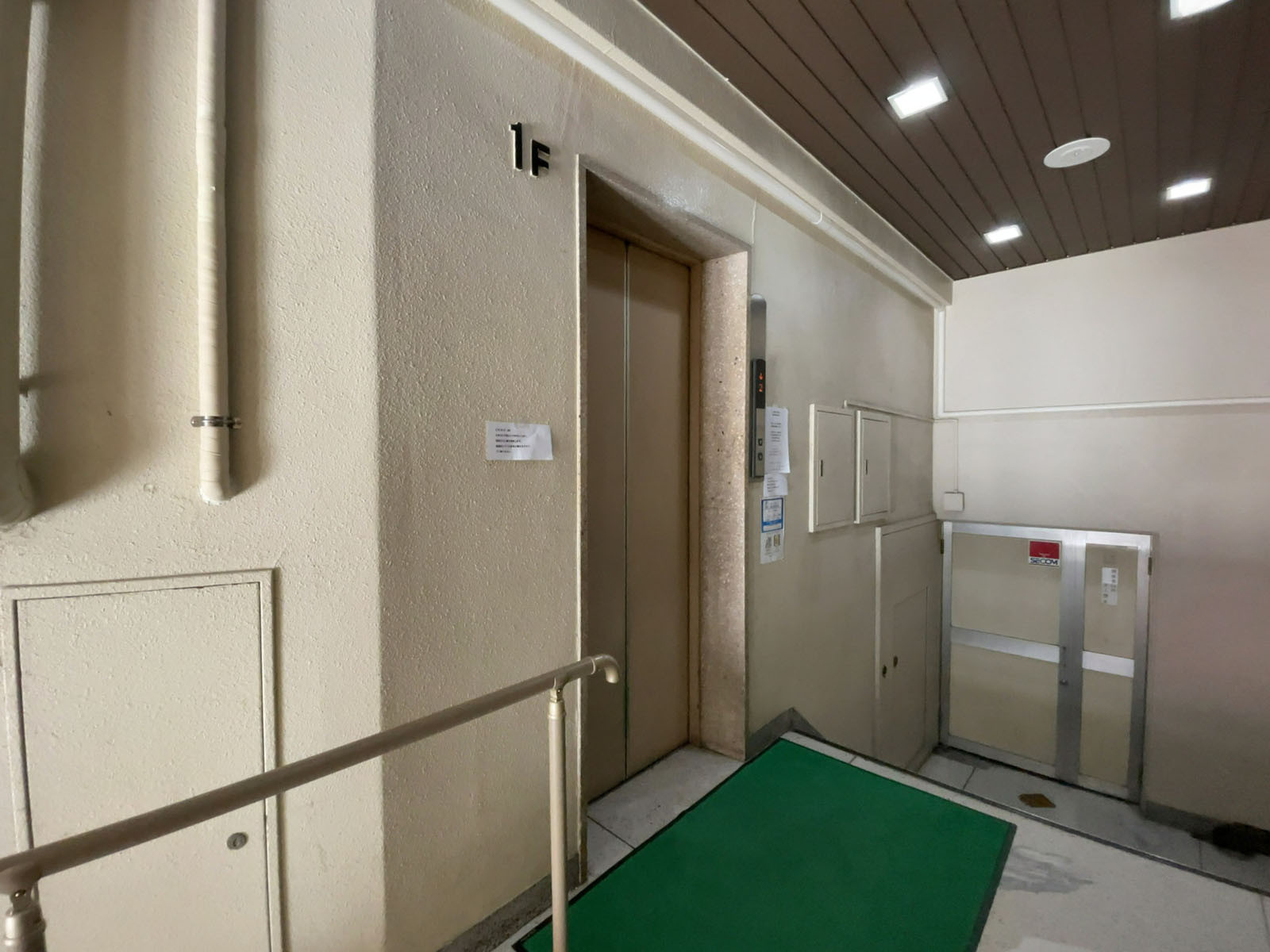エレベーター(1基)