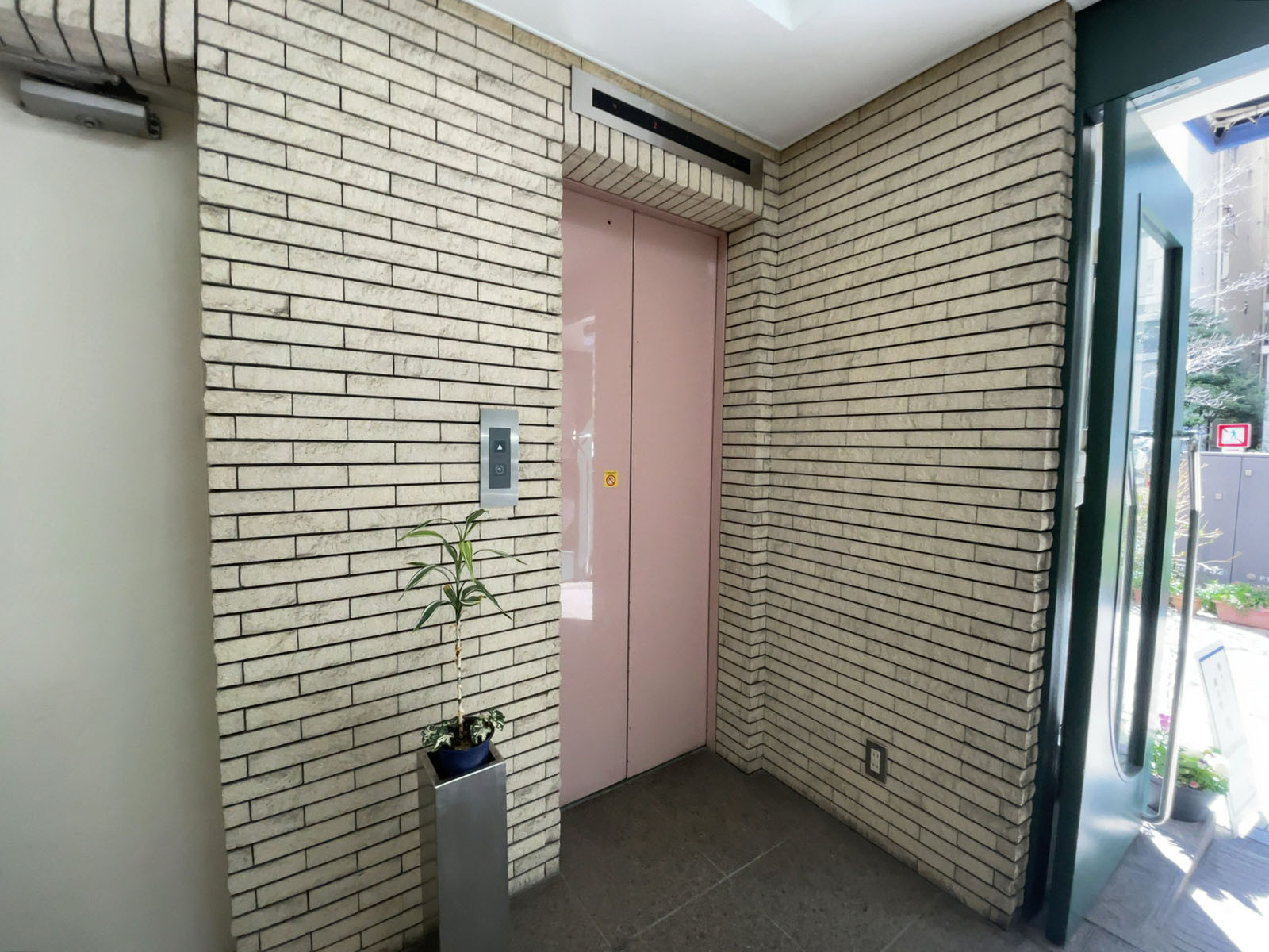 エレベーター(1基)