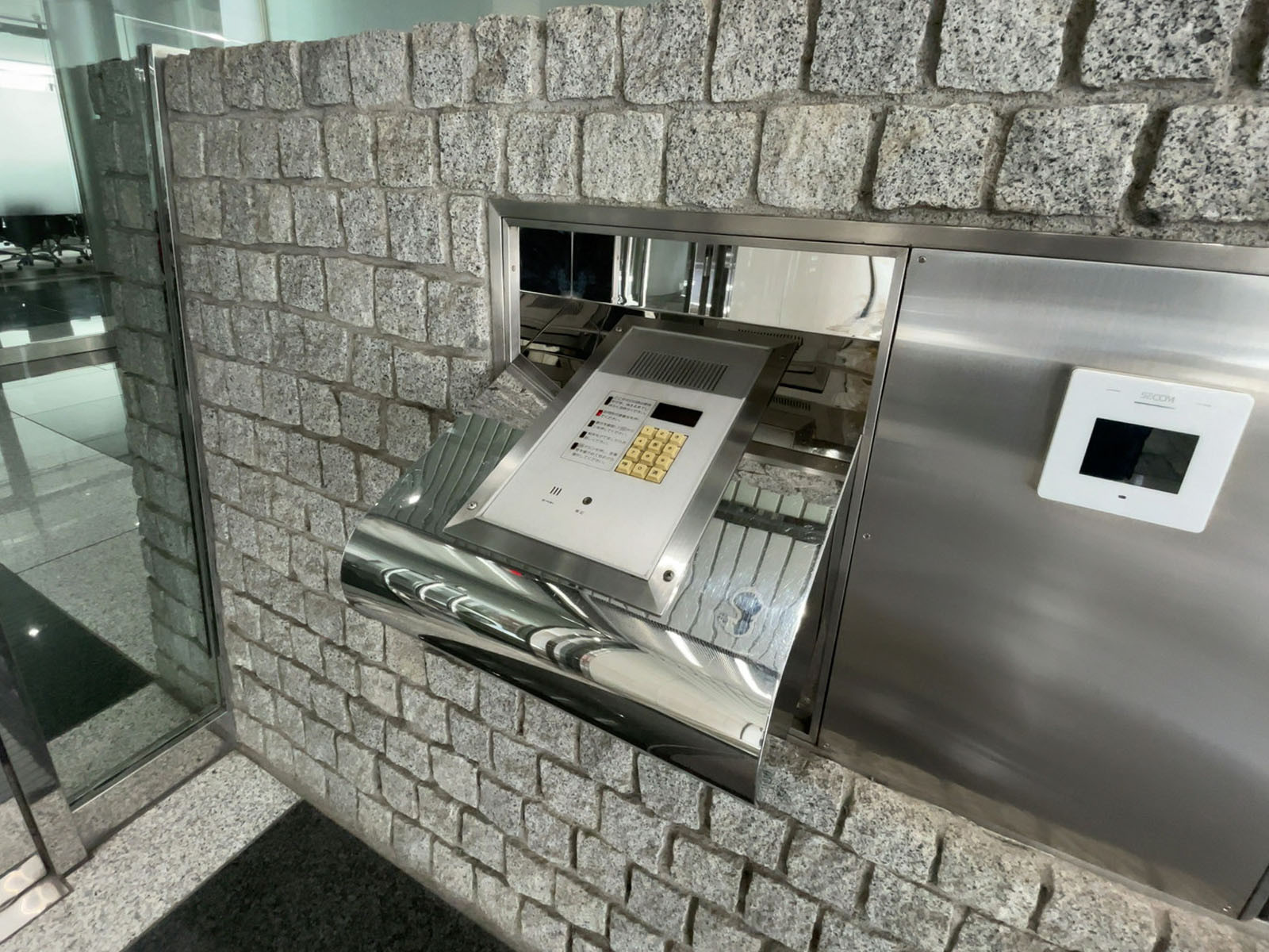 インターホン