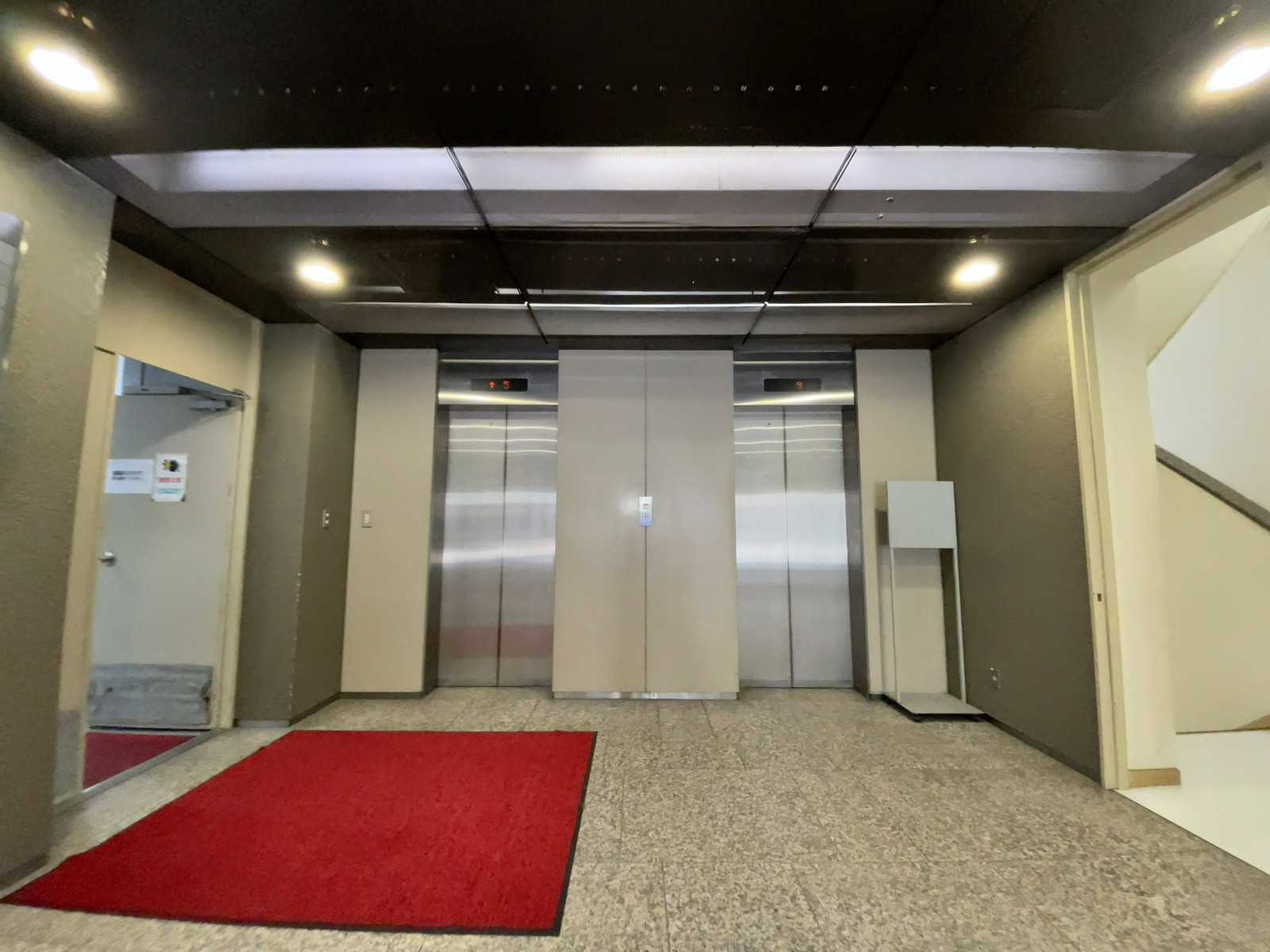 エレベーター(2基)