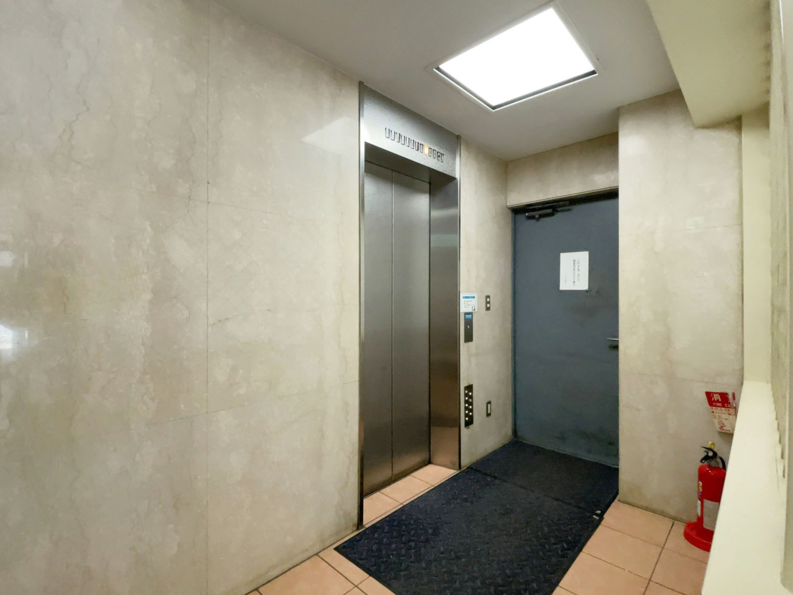エレベーター(1基)