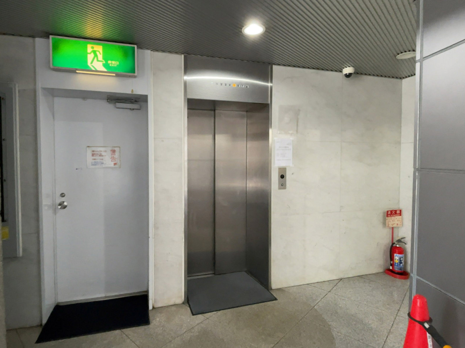 エレベーター(1基)