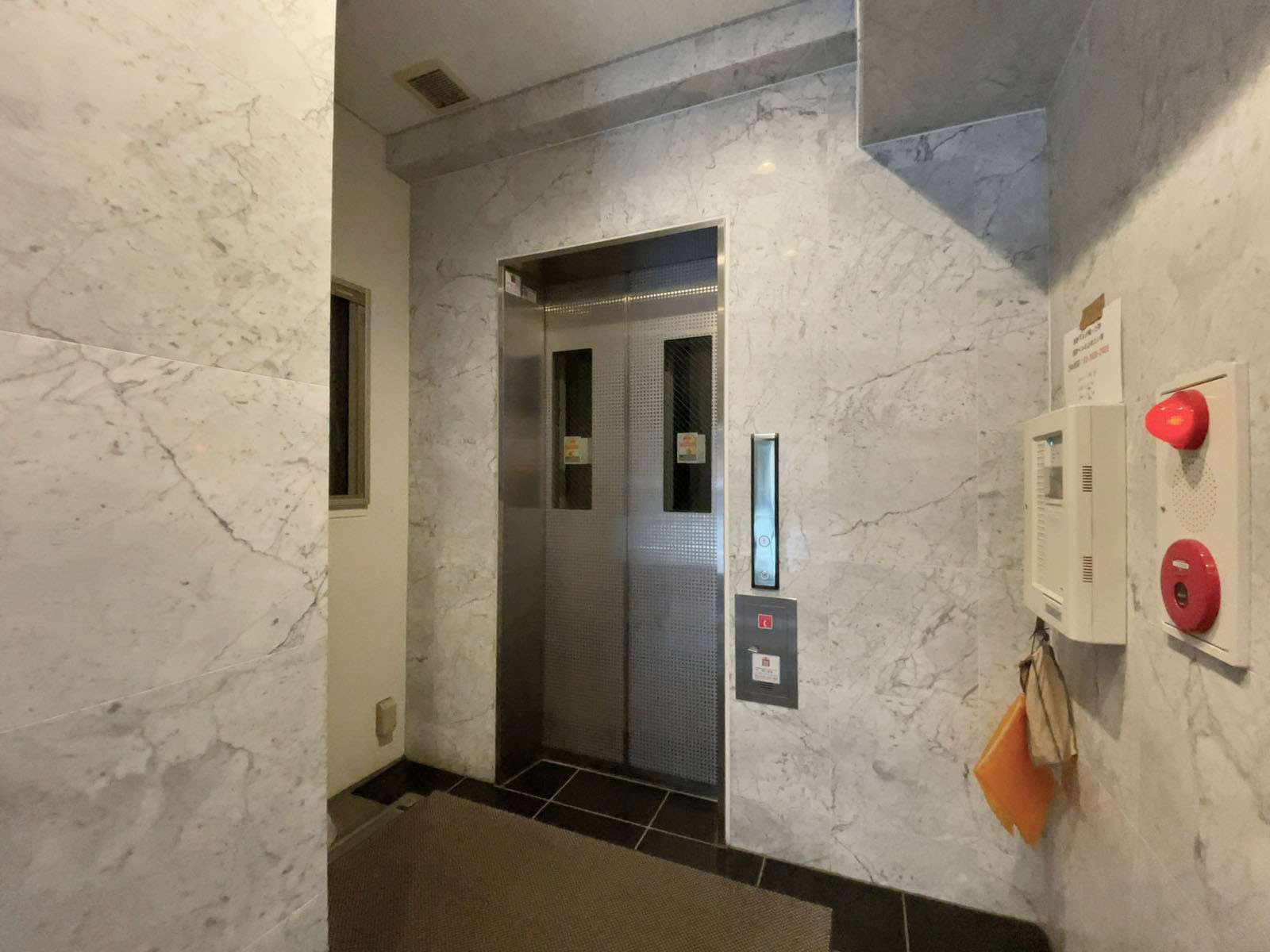 エレベーター(1基)