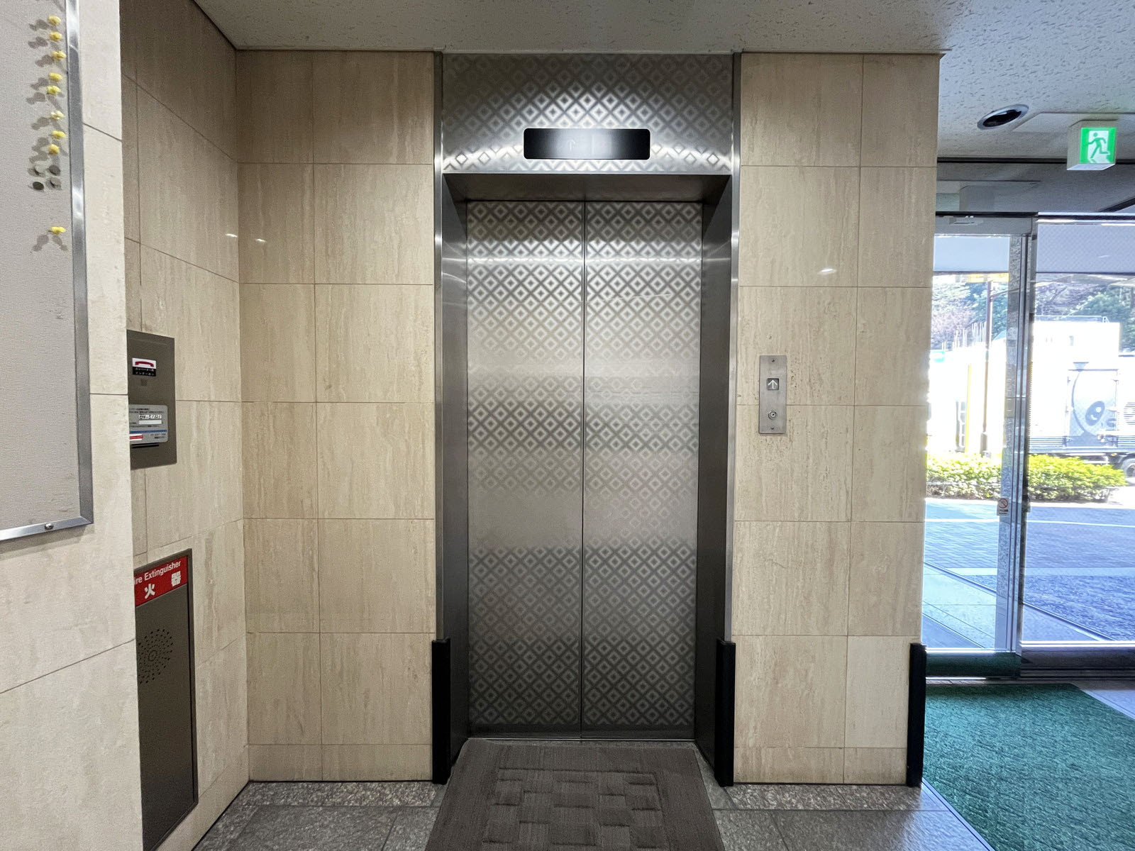 エレベーター(1基)