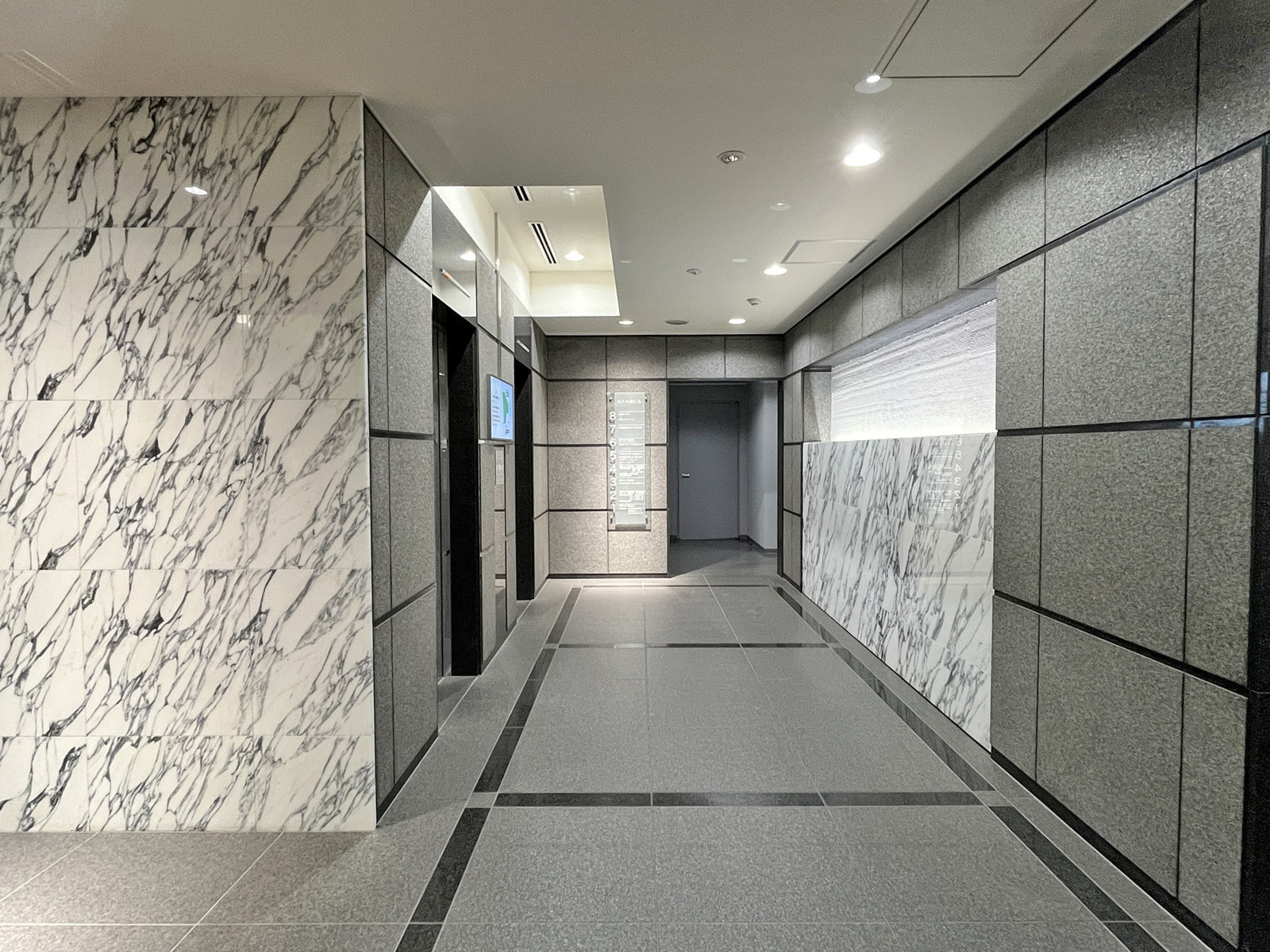 エレベーター(3基)