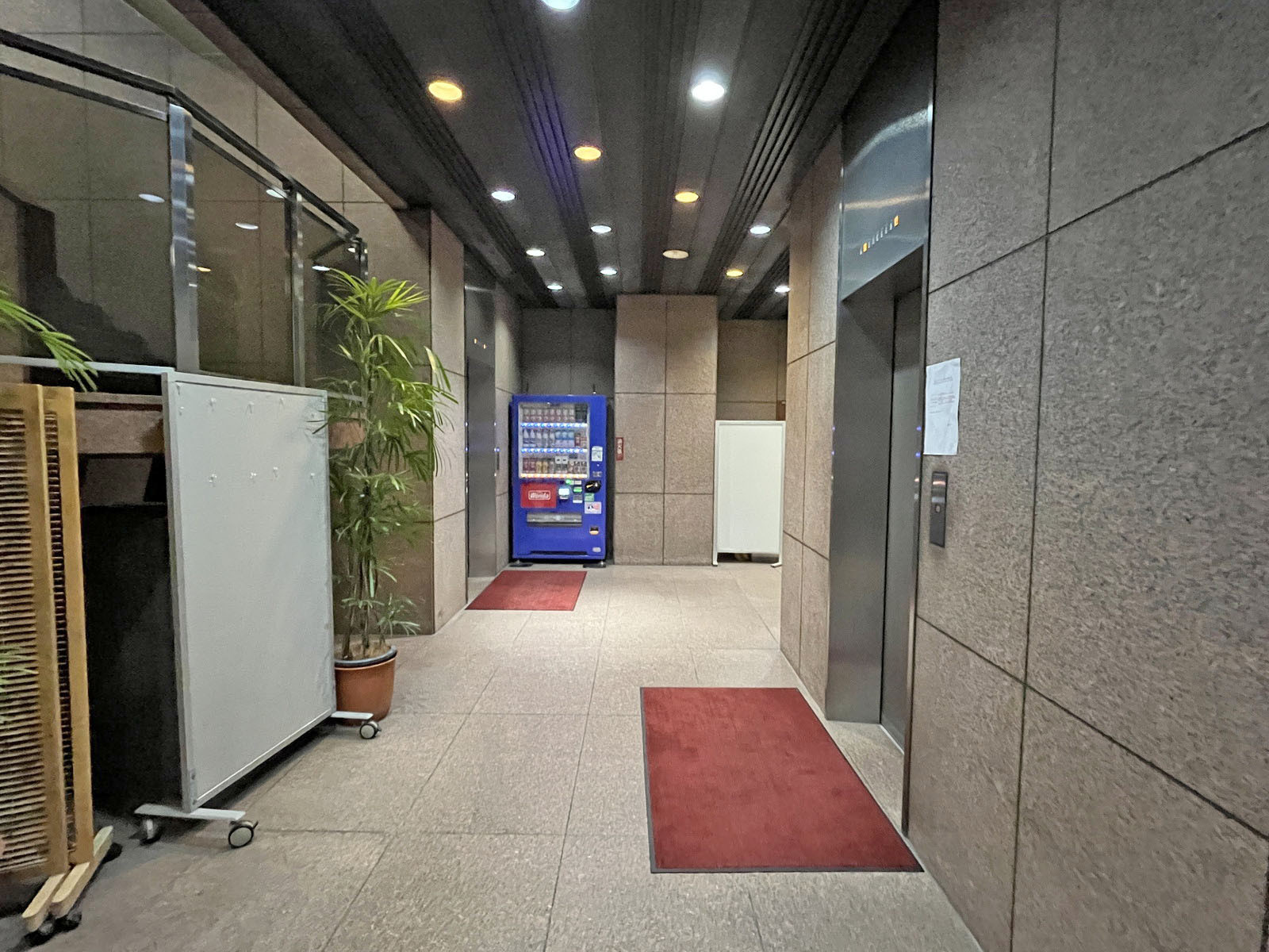 エレベーター(2基)