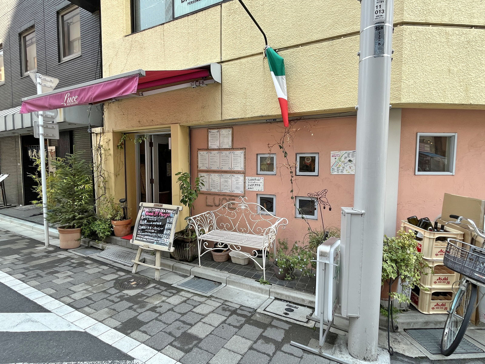 1階の飲食店