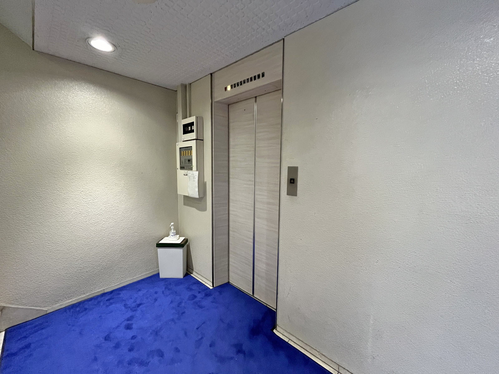 エレベーター(1基)