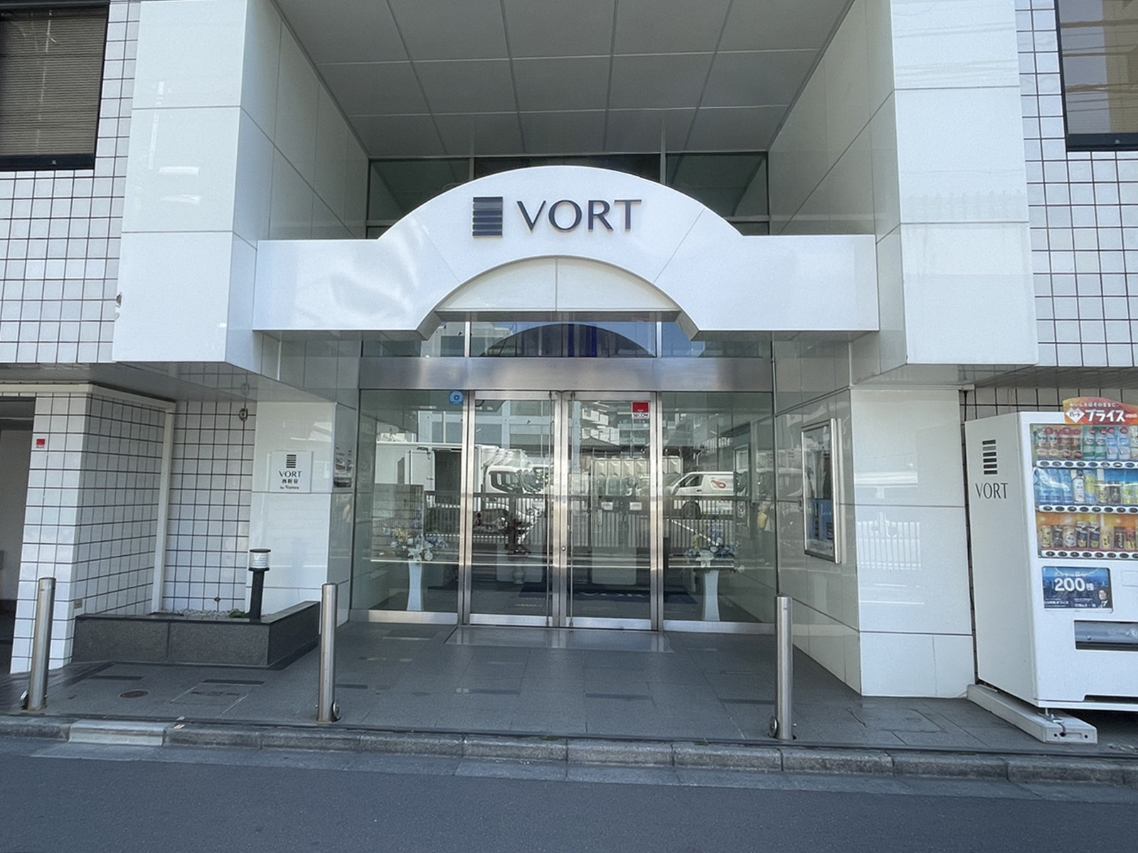オフィスビル出入口