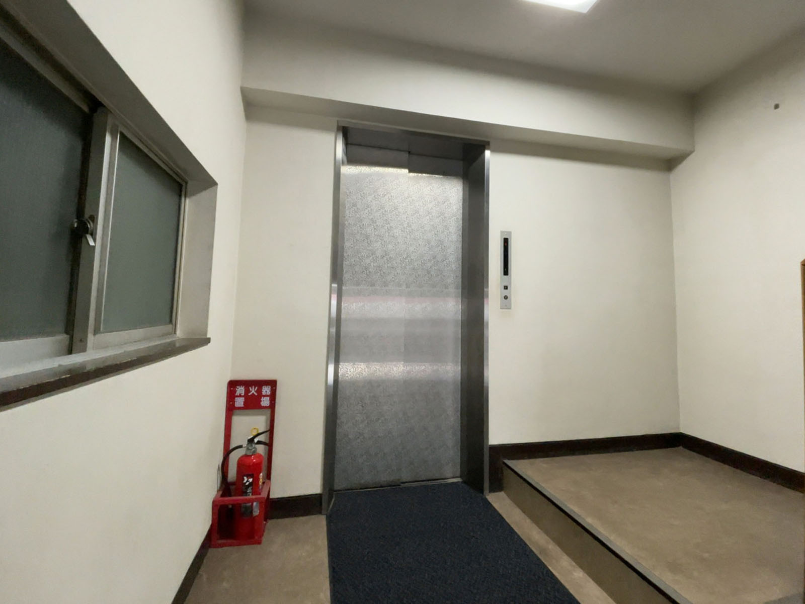エレベーター(1基)