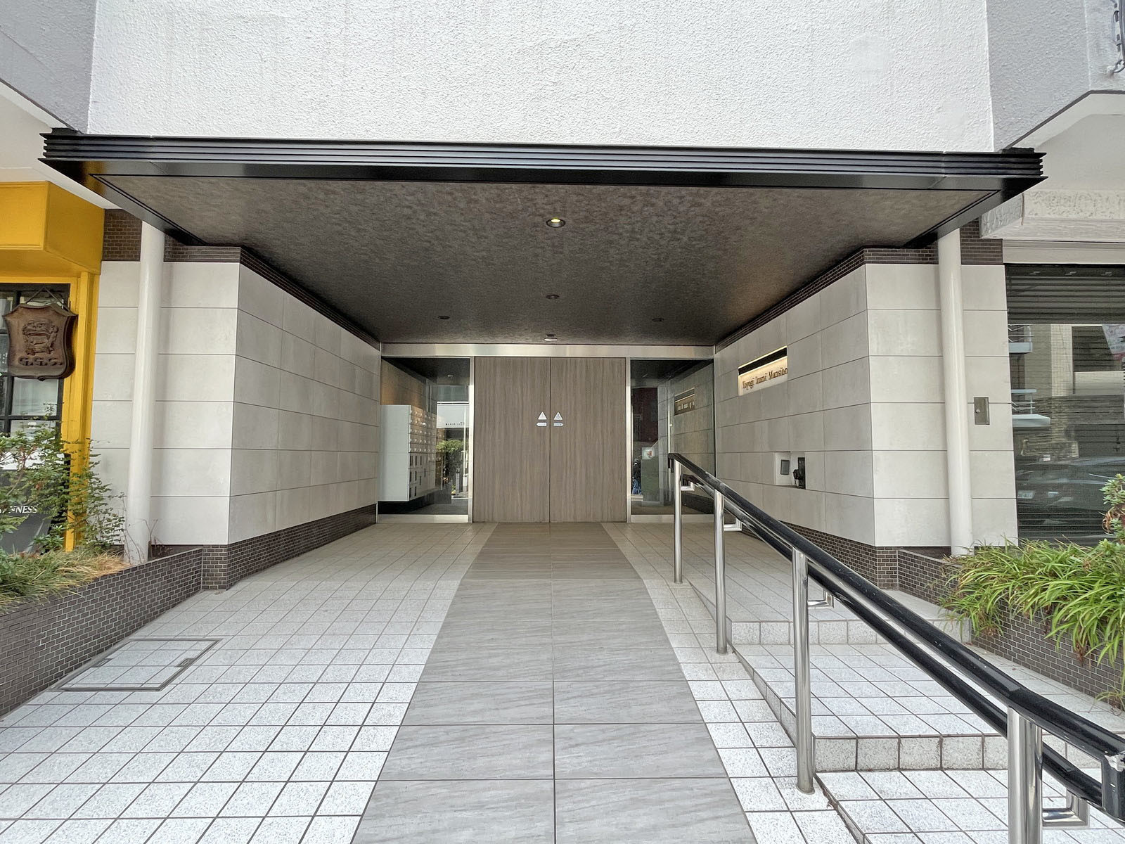 建物出入口