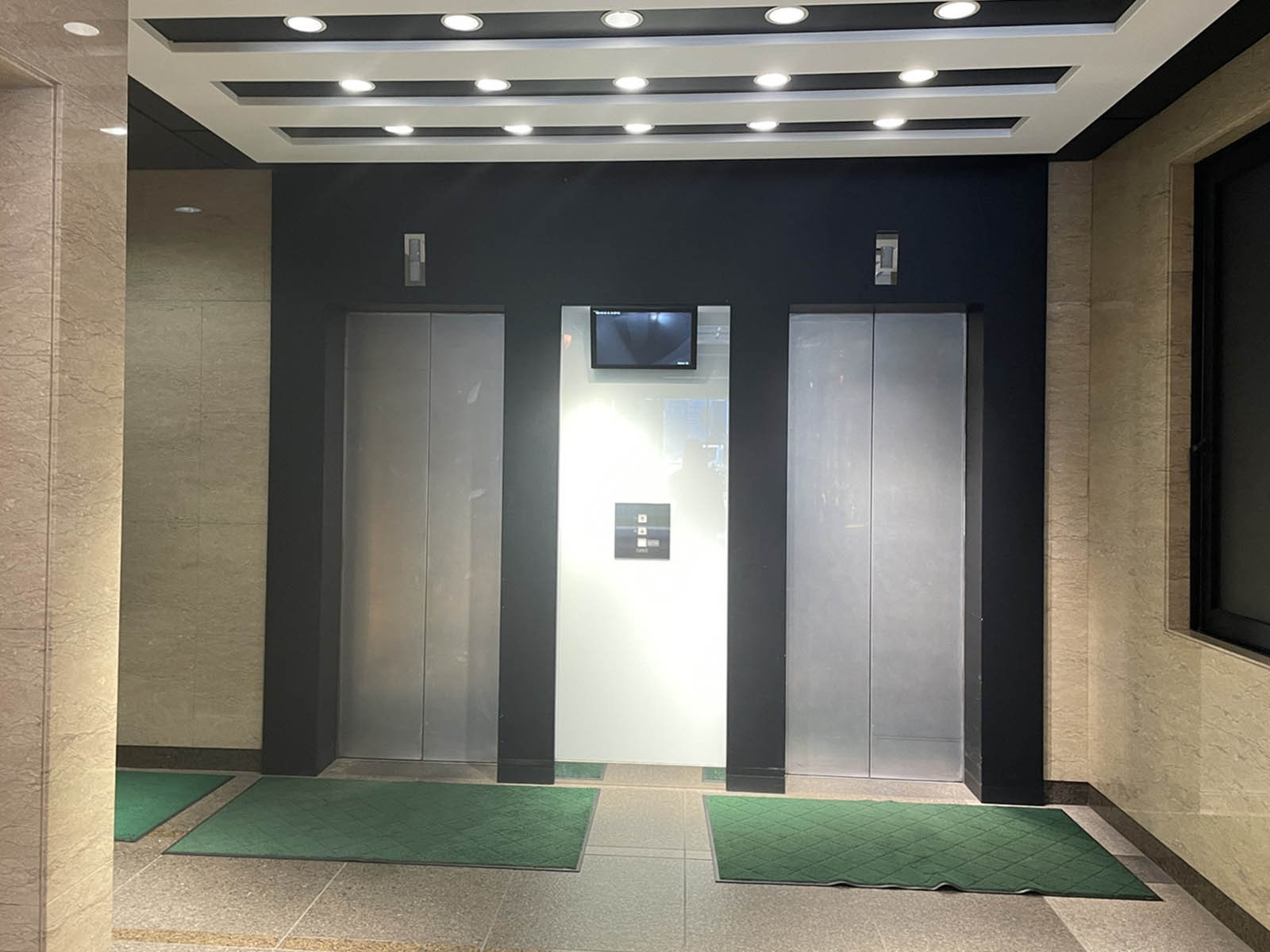 エレベーター(2基)