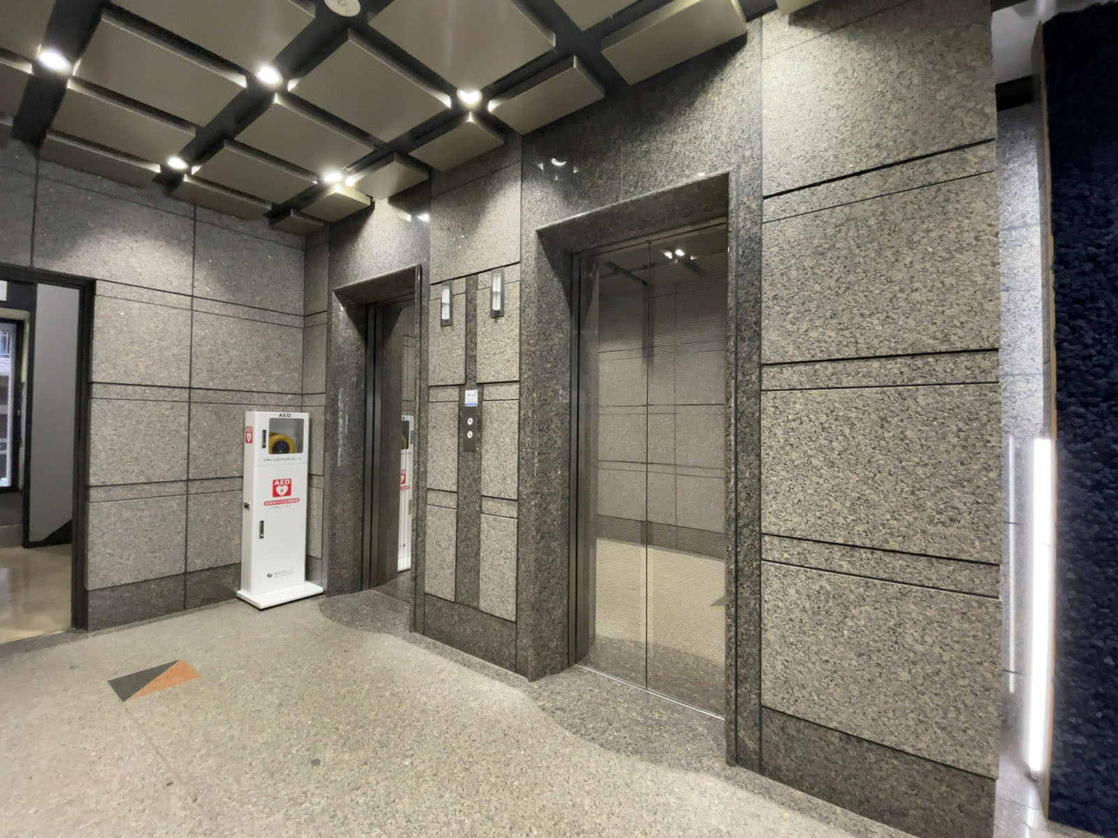 エレベーター(2基)