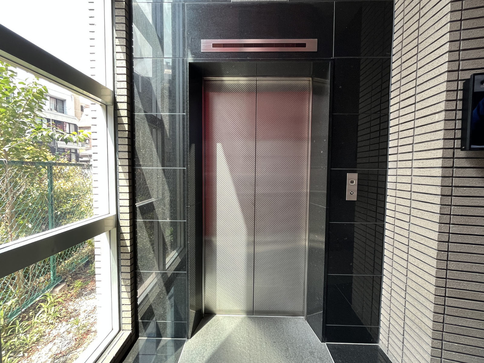 エレベーター(1基)
