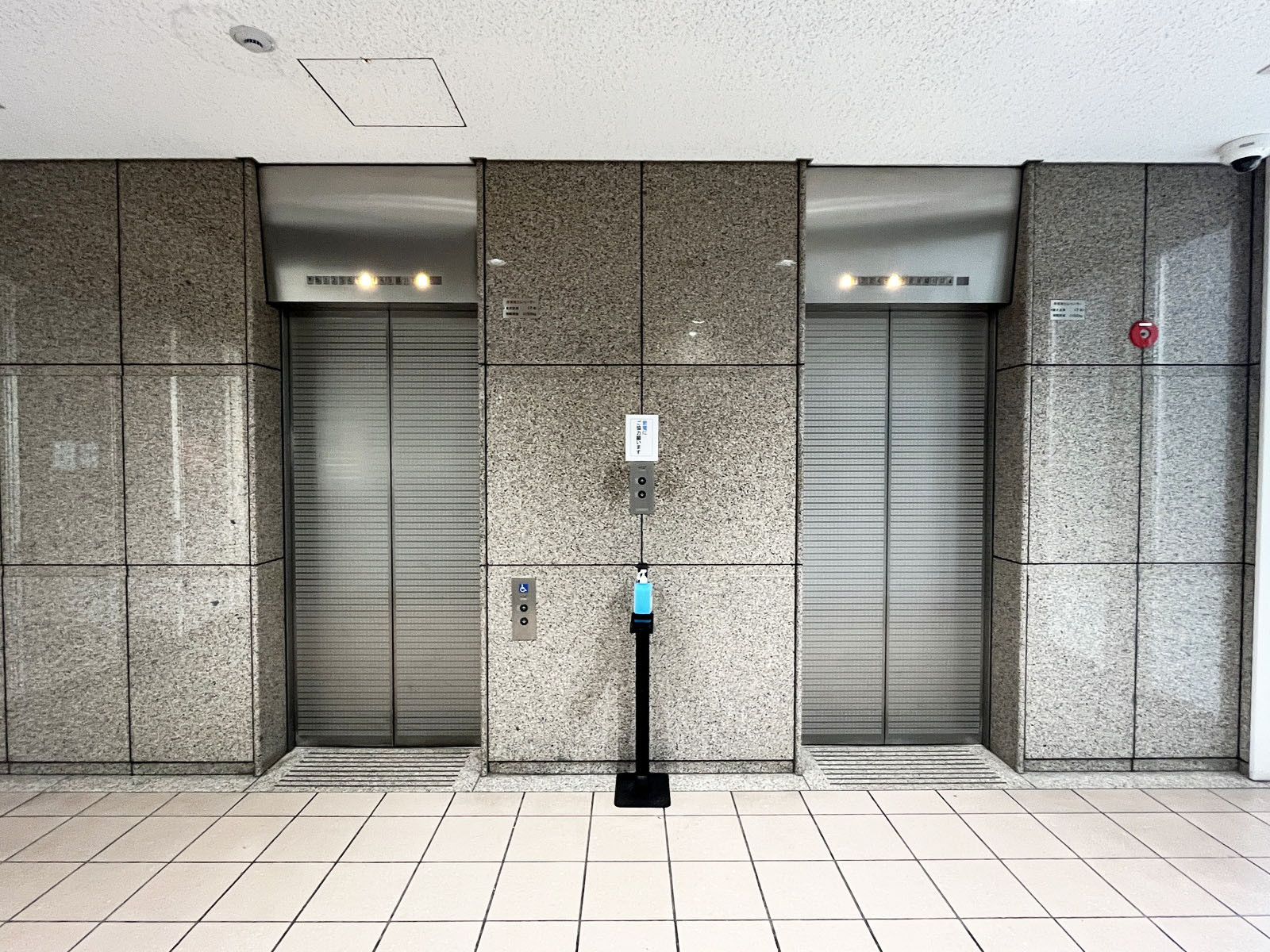 エレベーター(2基)
