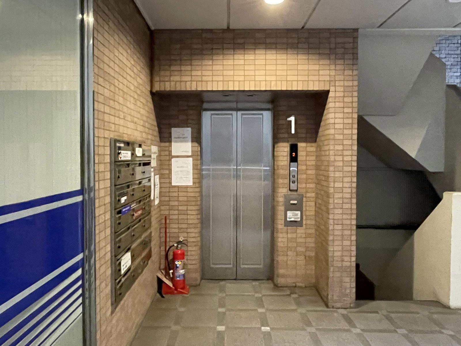 エレベーター(1基)