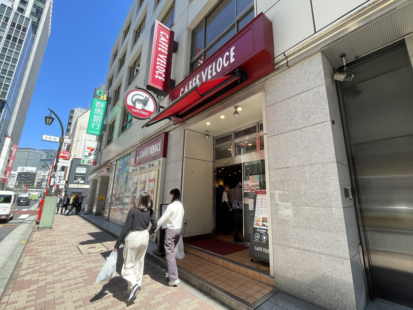 1階のカフェ・ベローチェ 東京駅八重洲口店