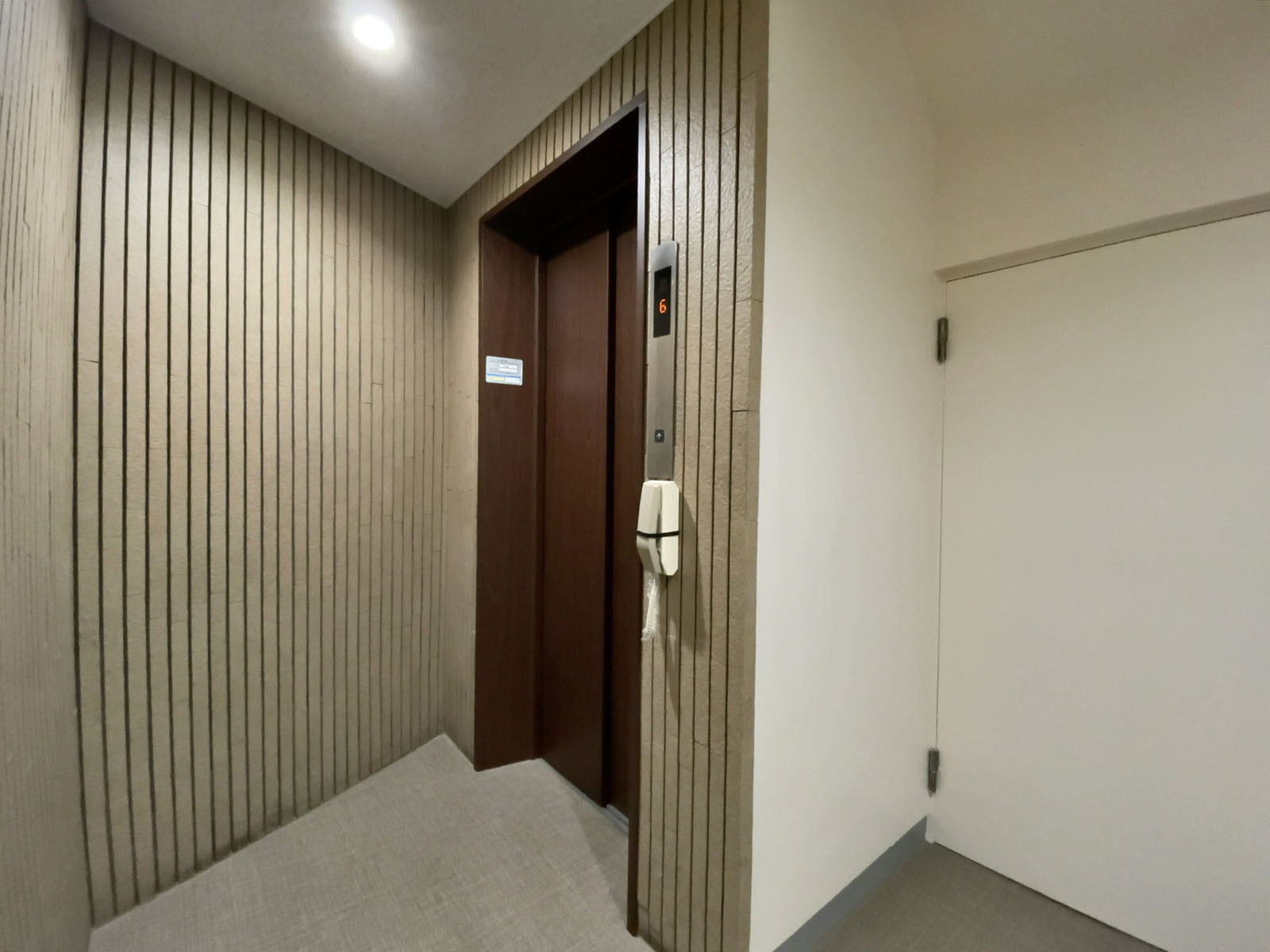 エレベーター(1基)