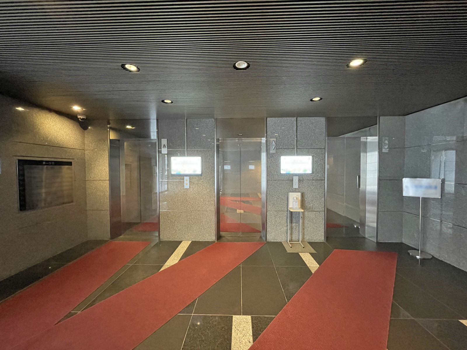 エレベーター(3基)