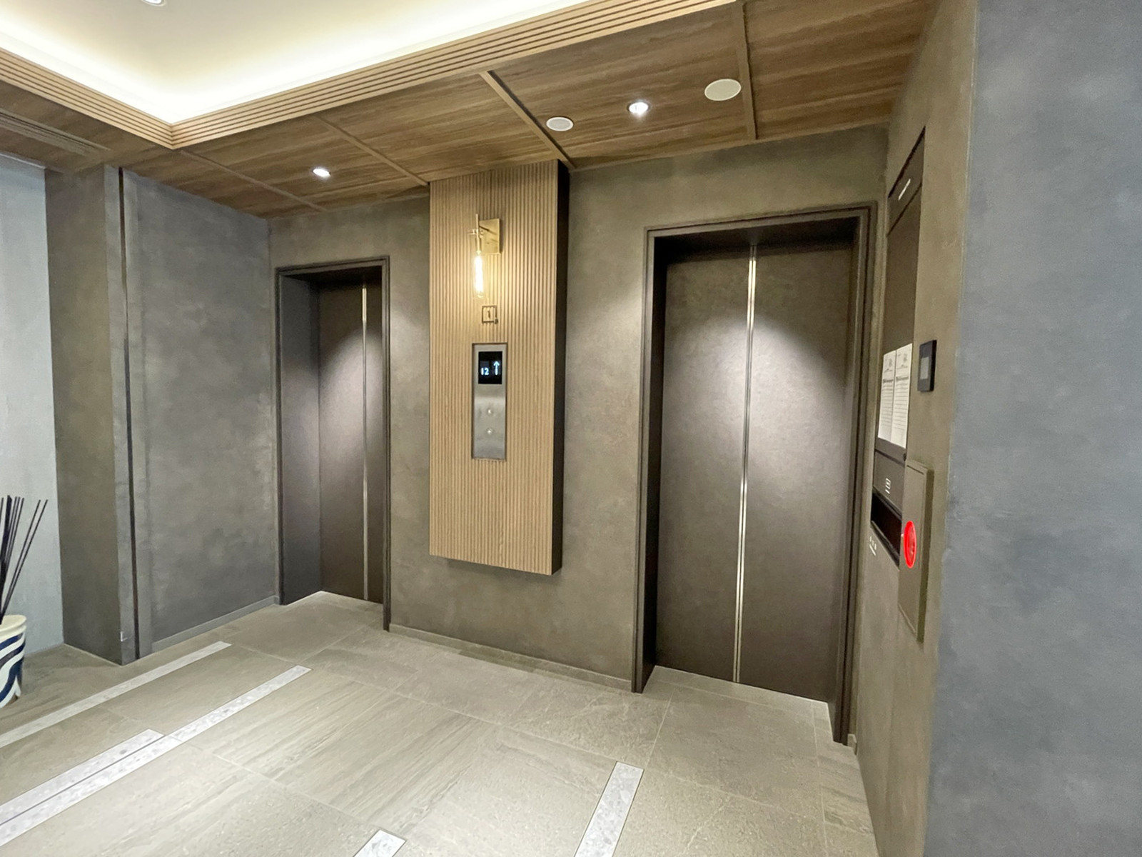 エレベーター(2基)