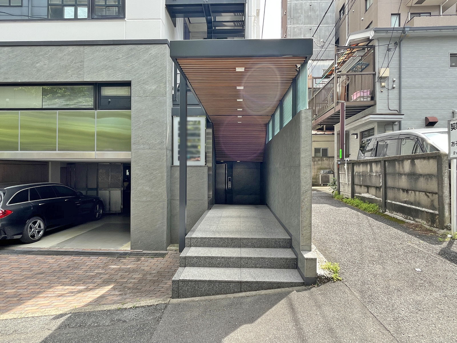 オフィスビル出入口