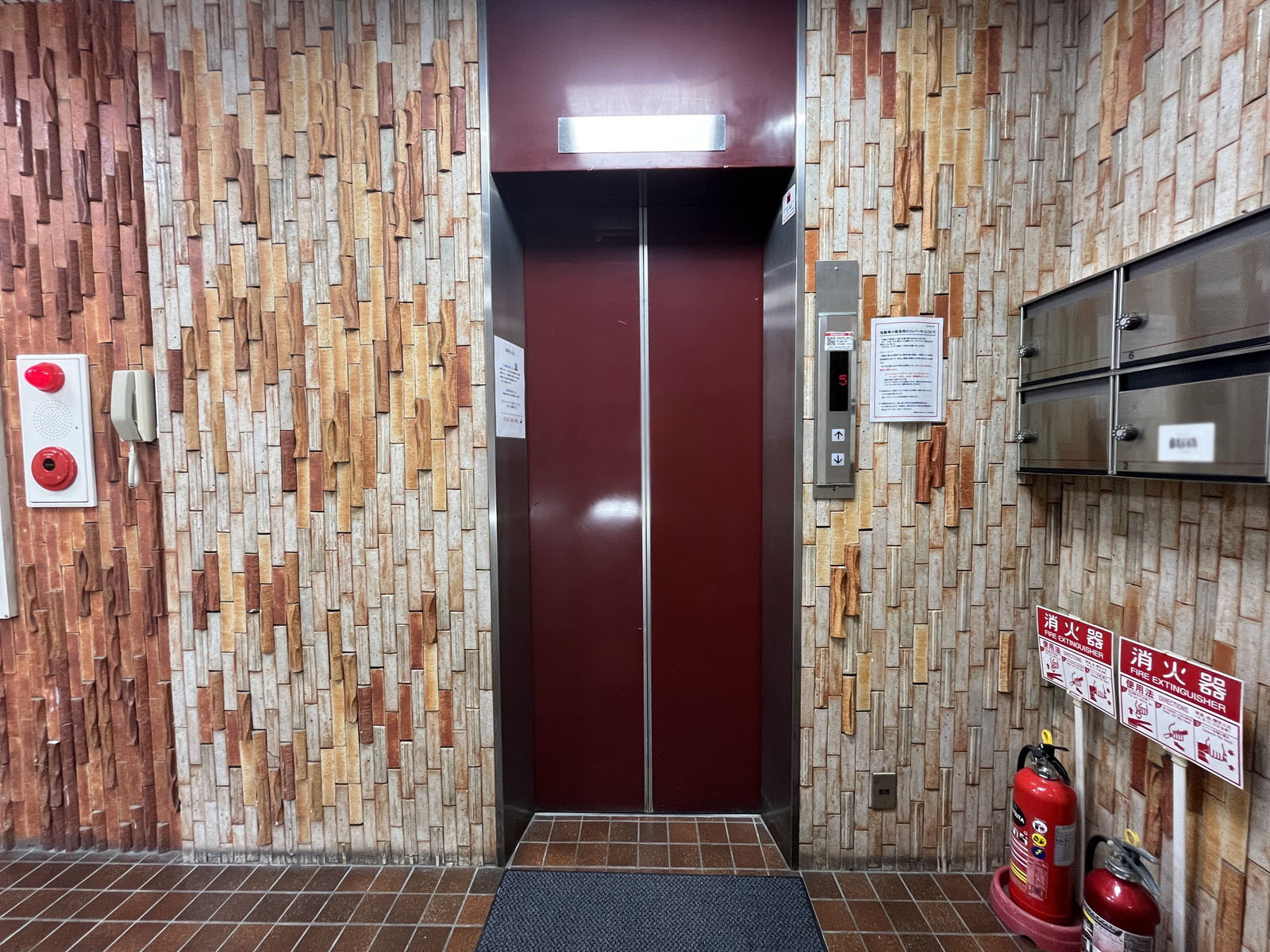 エレベーター(1基)