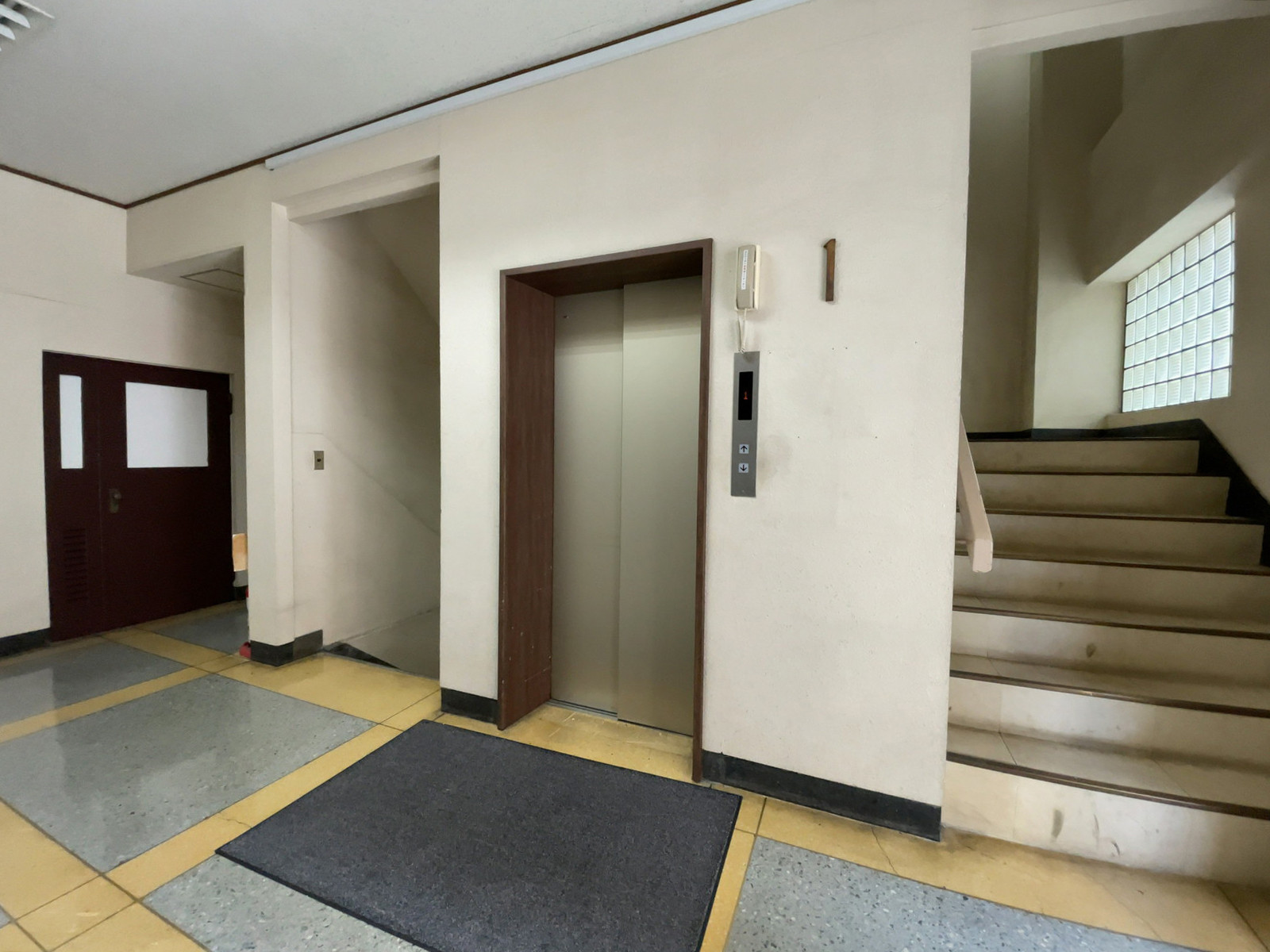 エレベーター(1基)