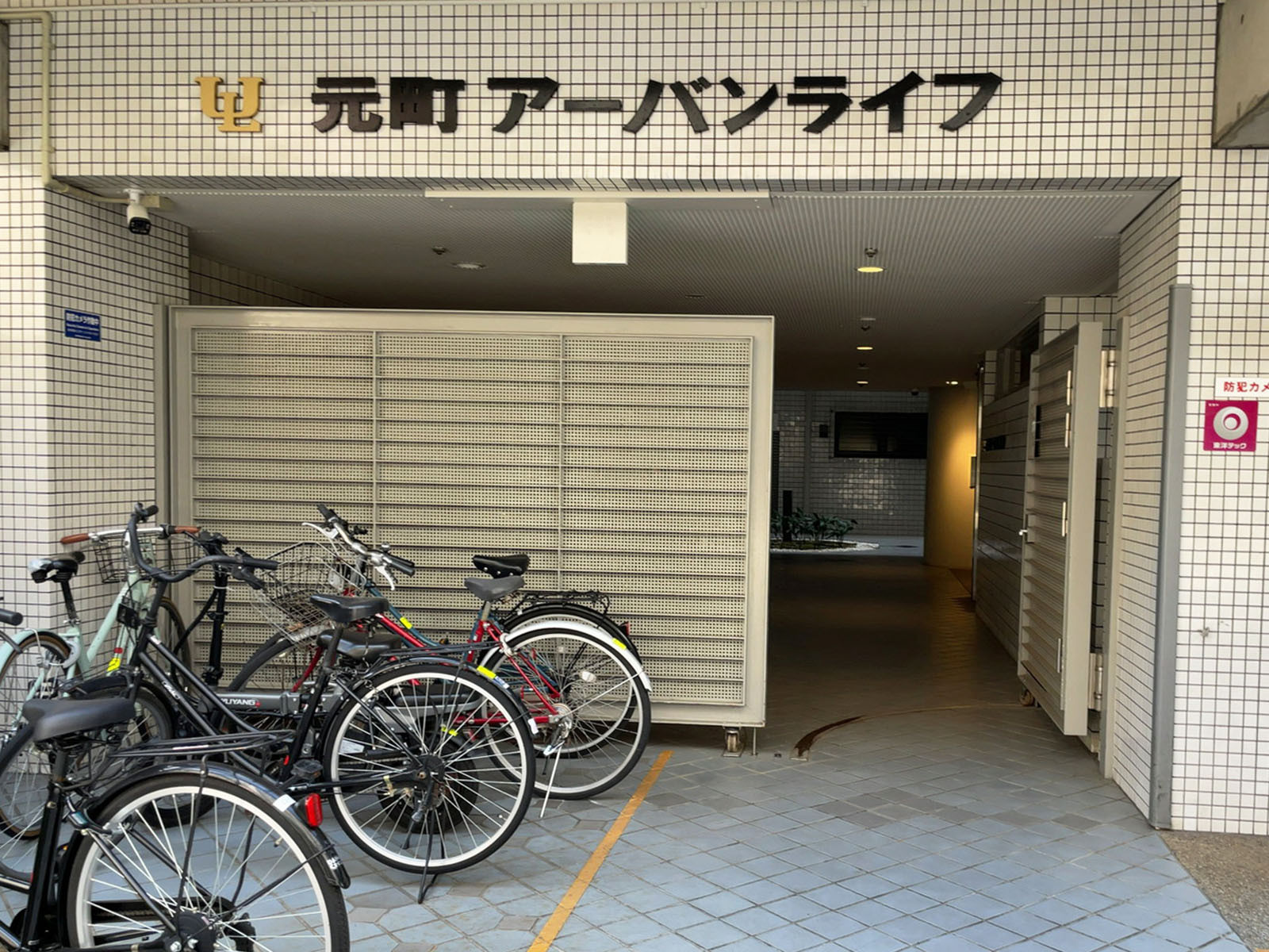 オフィスビル出入口