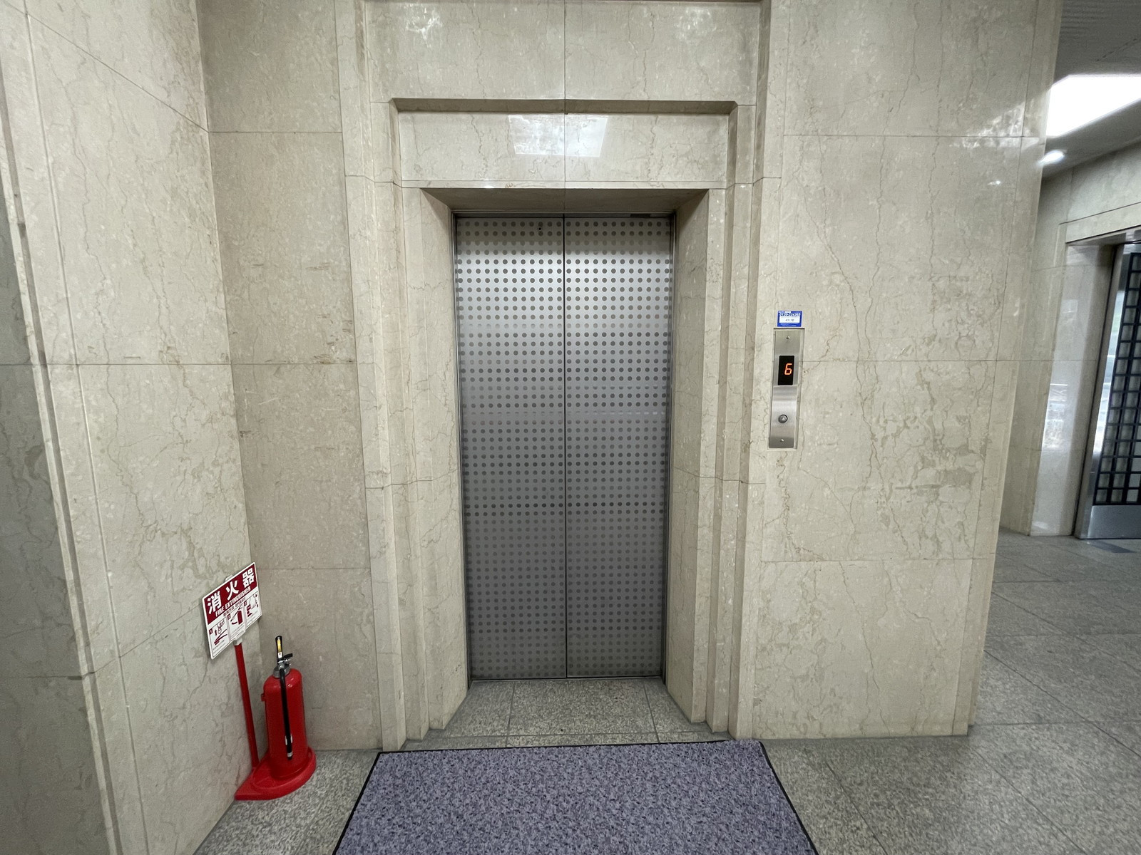 エレベーター(1基)