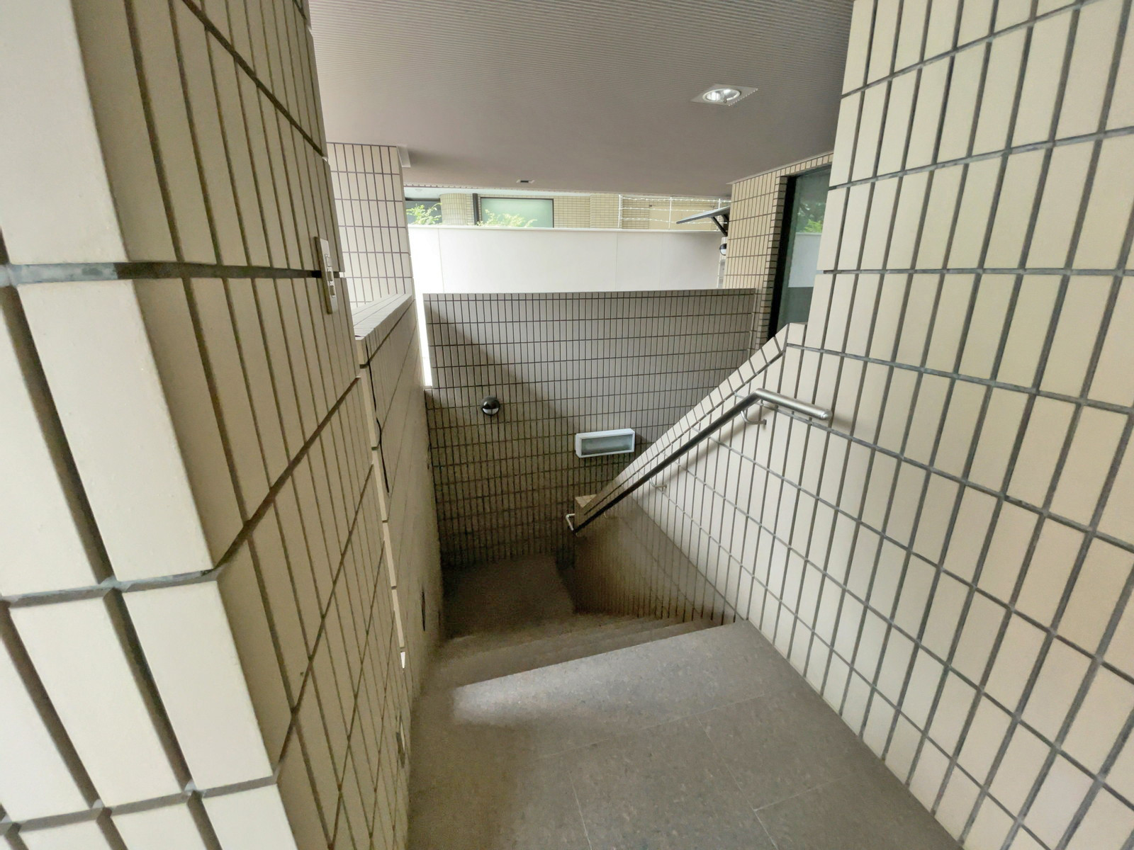 地下の階段