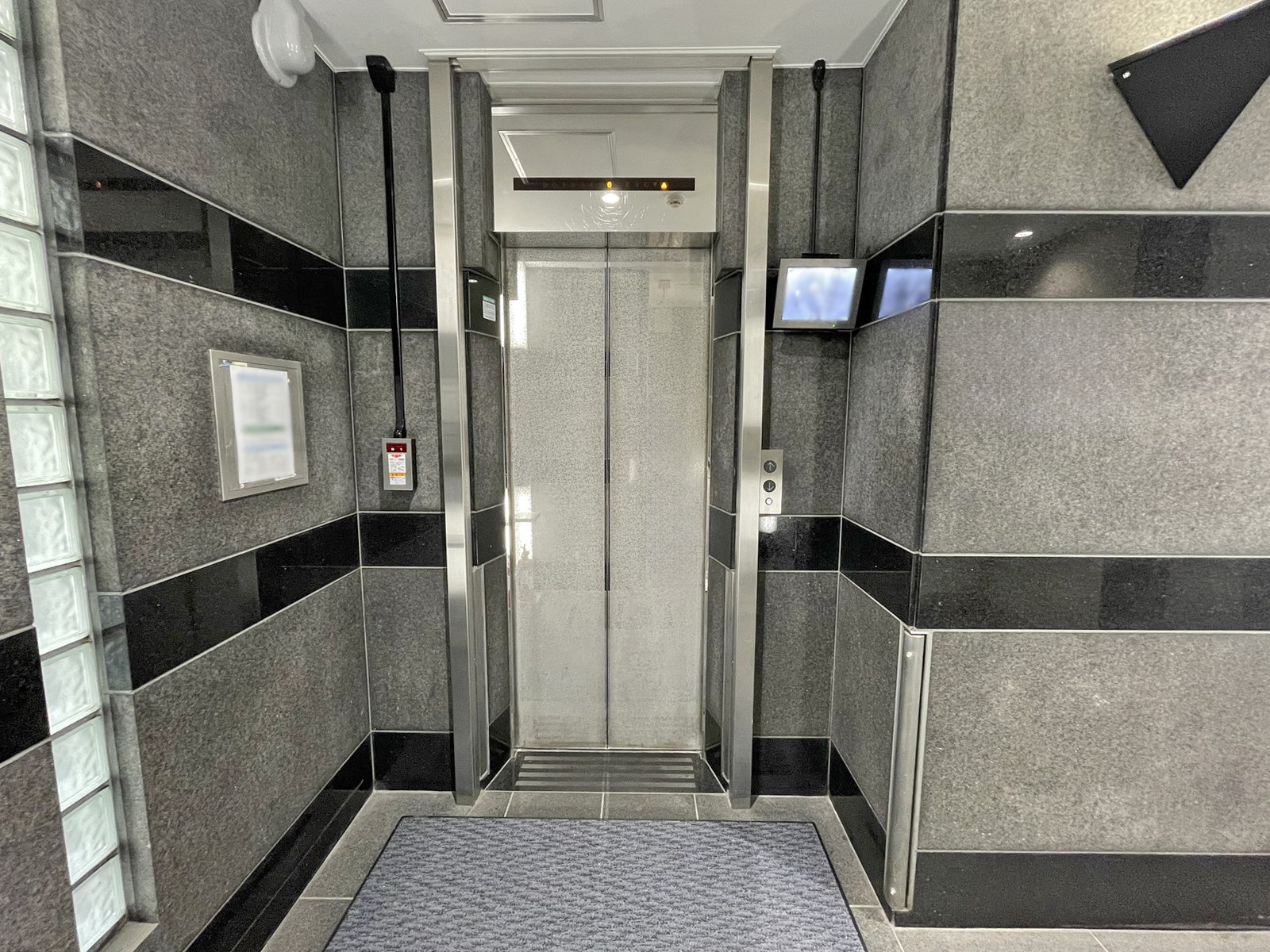 エレベーター(1基)