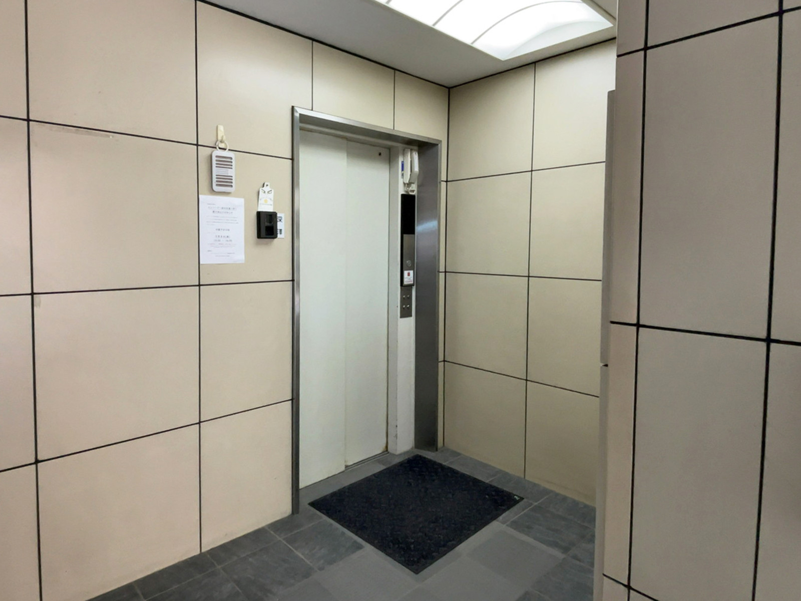 エレベーター(1基)
