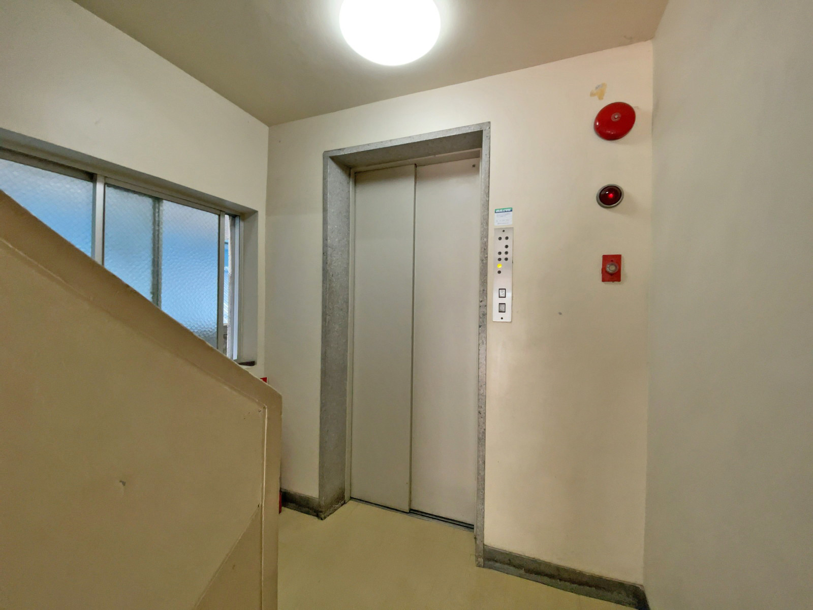 エレベーター(1基)
