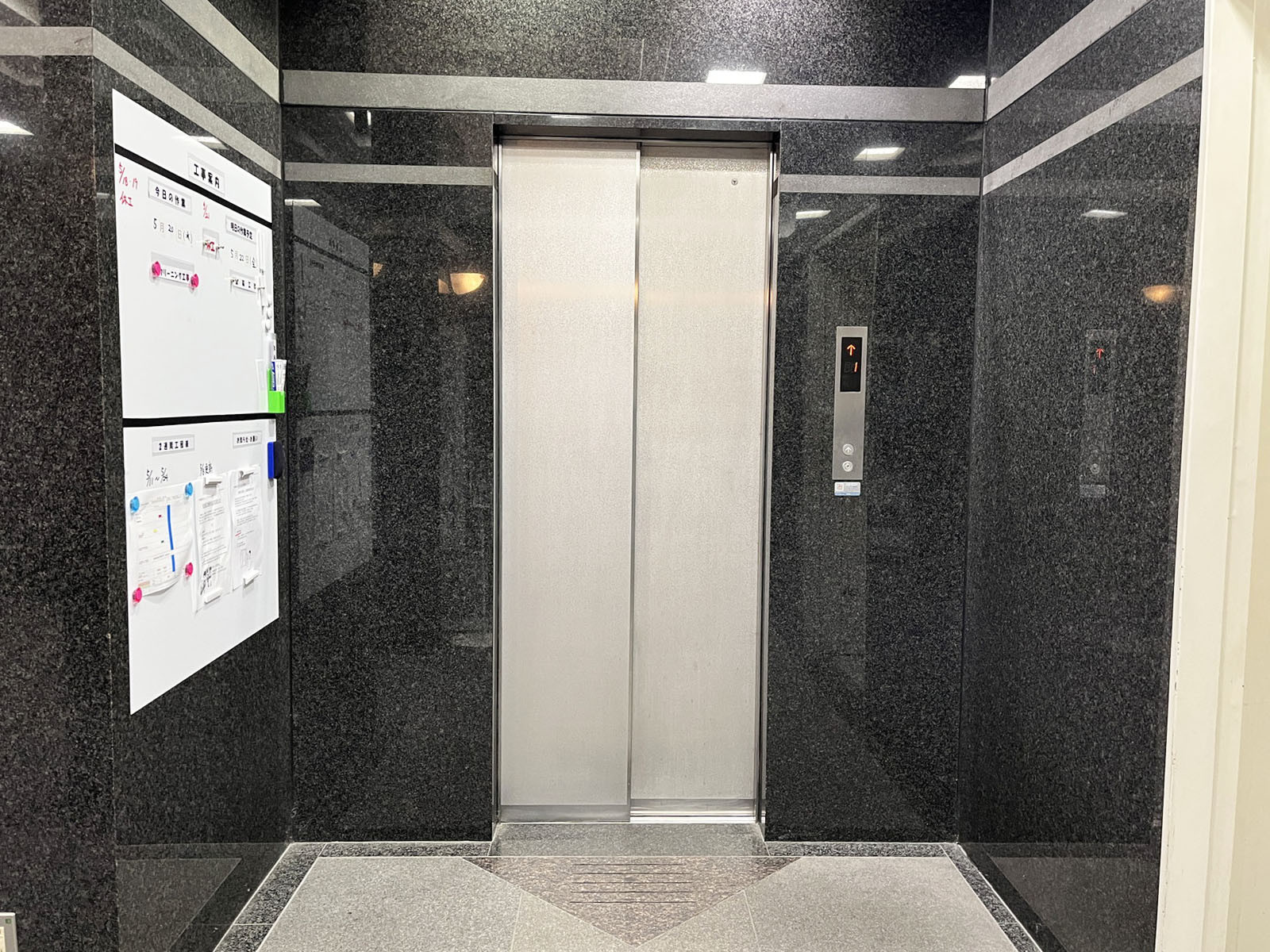 エレベーター(1基)