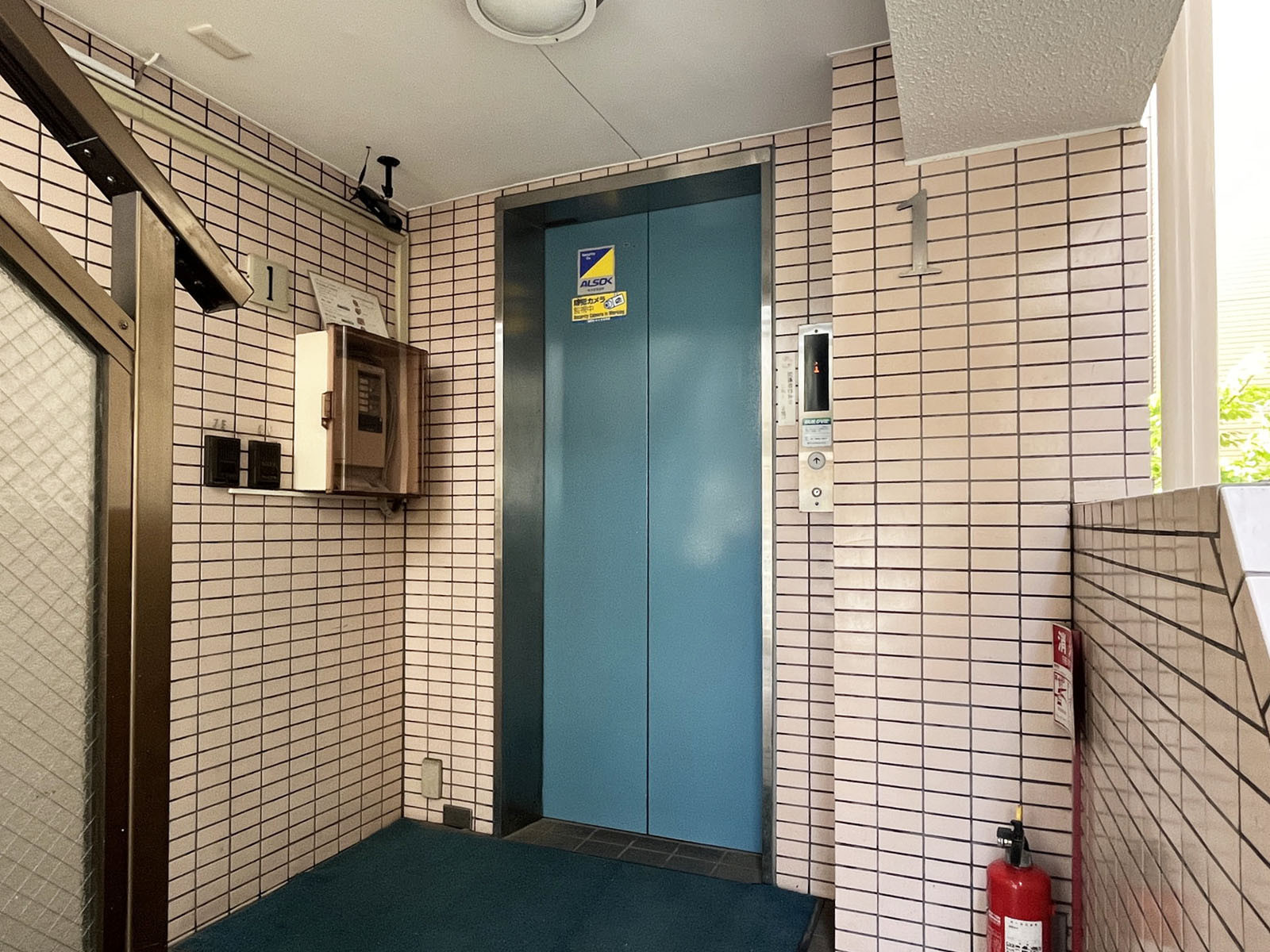 エレベーター(1基)