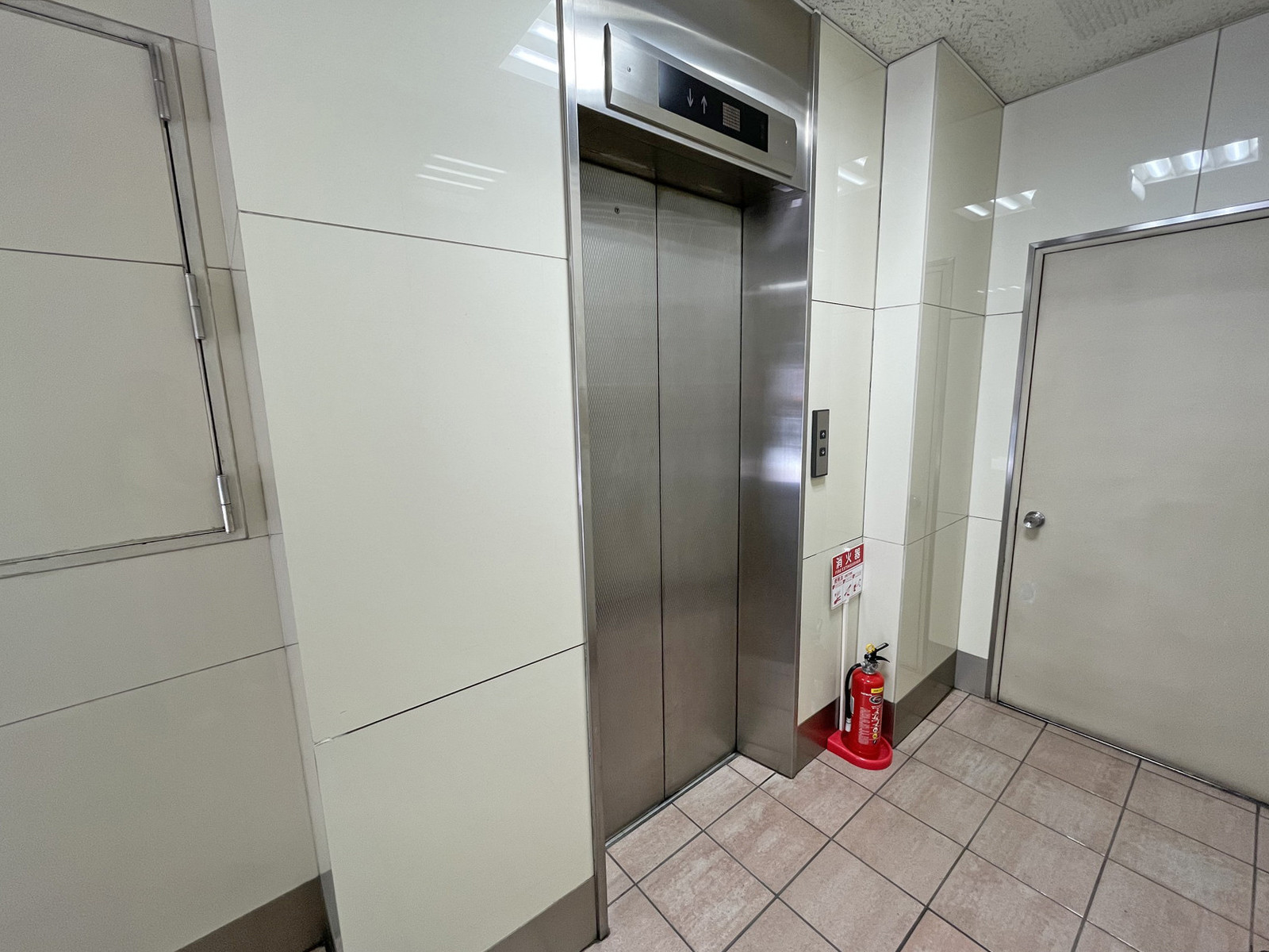エレベーター(1基)